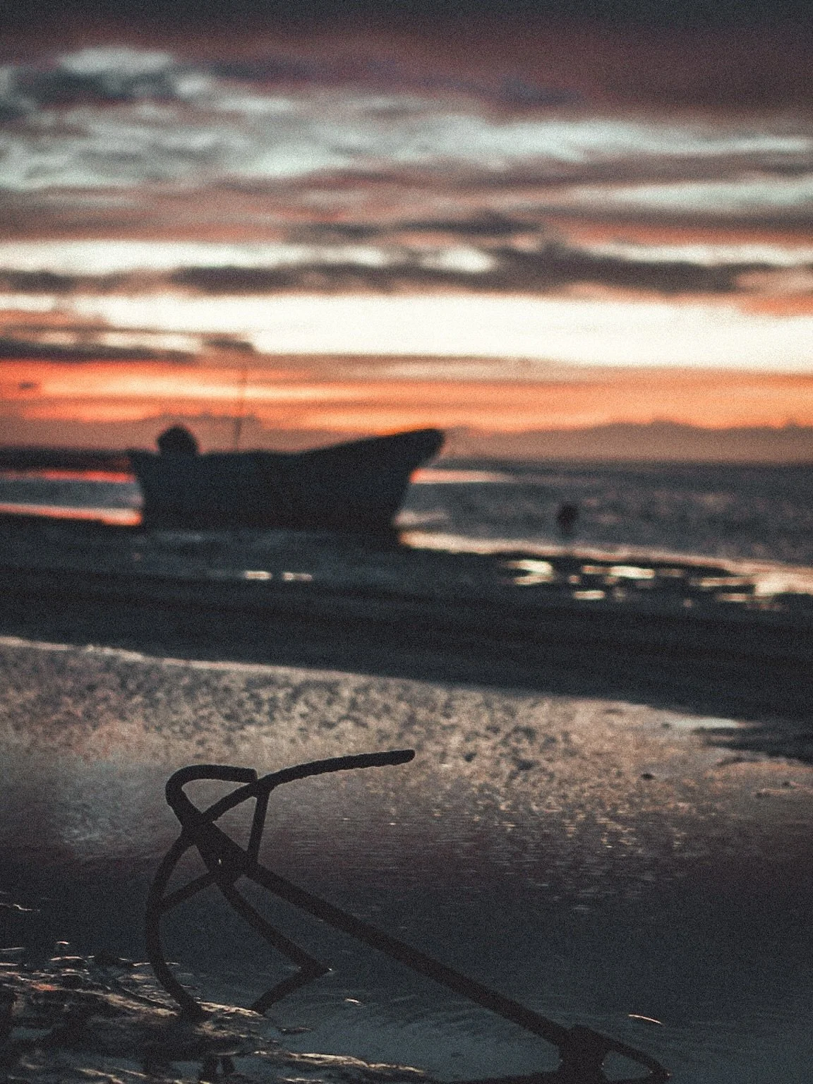Good friends, whales, flat tires, cave paintings, 90 miles of dirt, a perfect white sand beach, risotto with baja clams, chocolate mousse with chapulines. And, done!

#bajaoverlanding #bajaadventures #legendsoverlanding #outthere #guidesneedguides