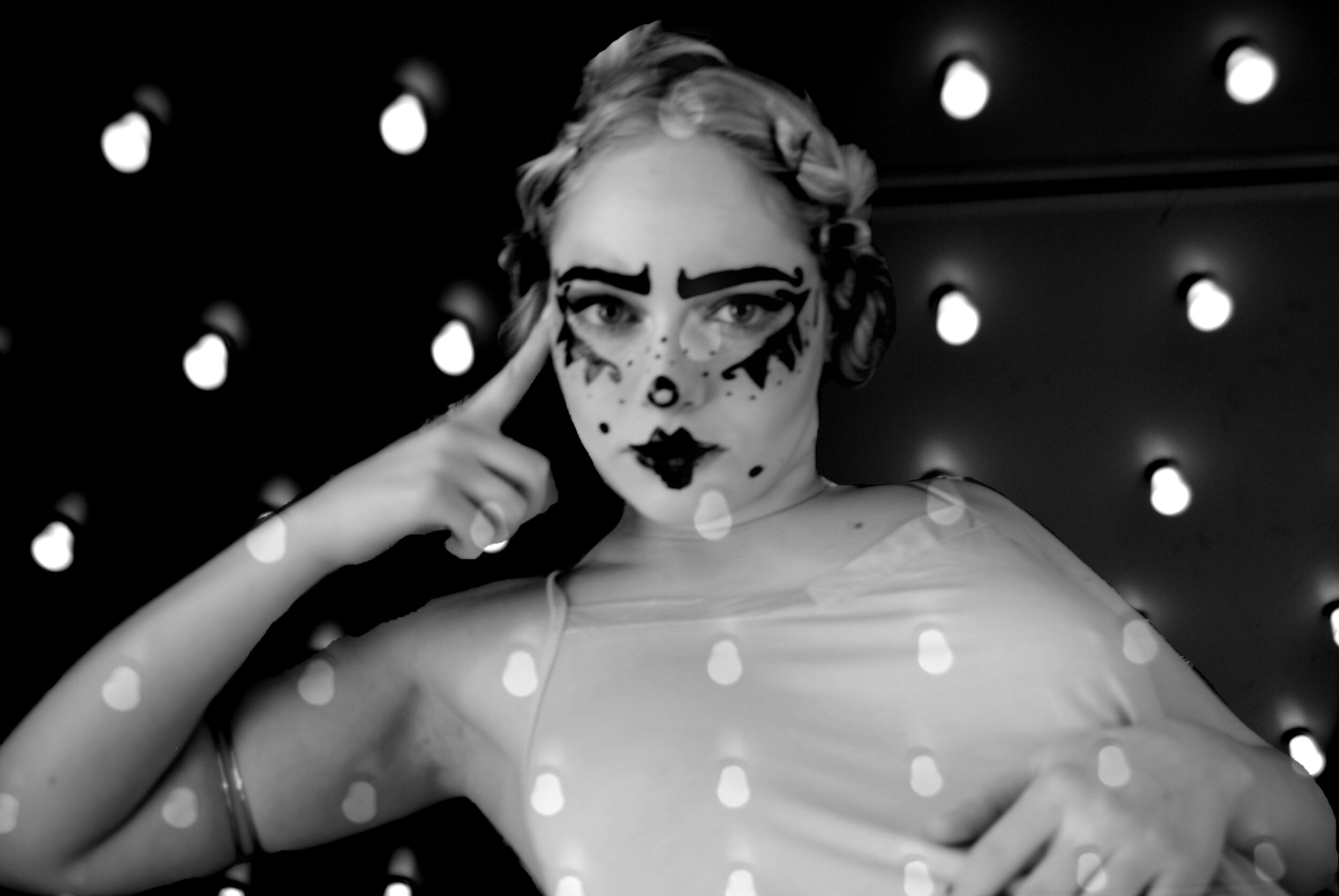 Georgie Circus 1.jpg