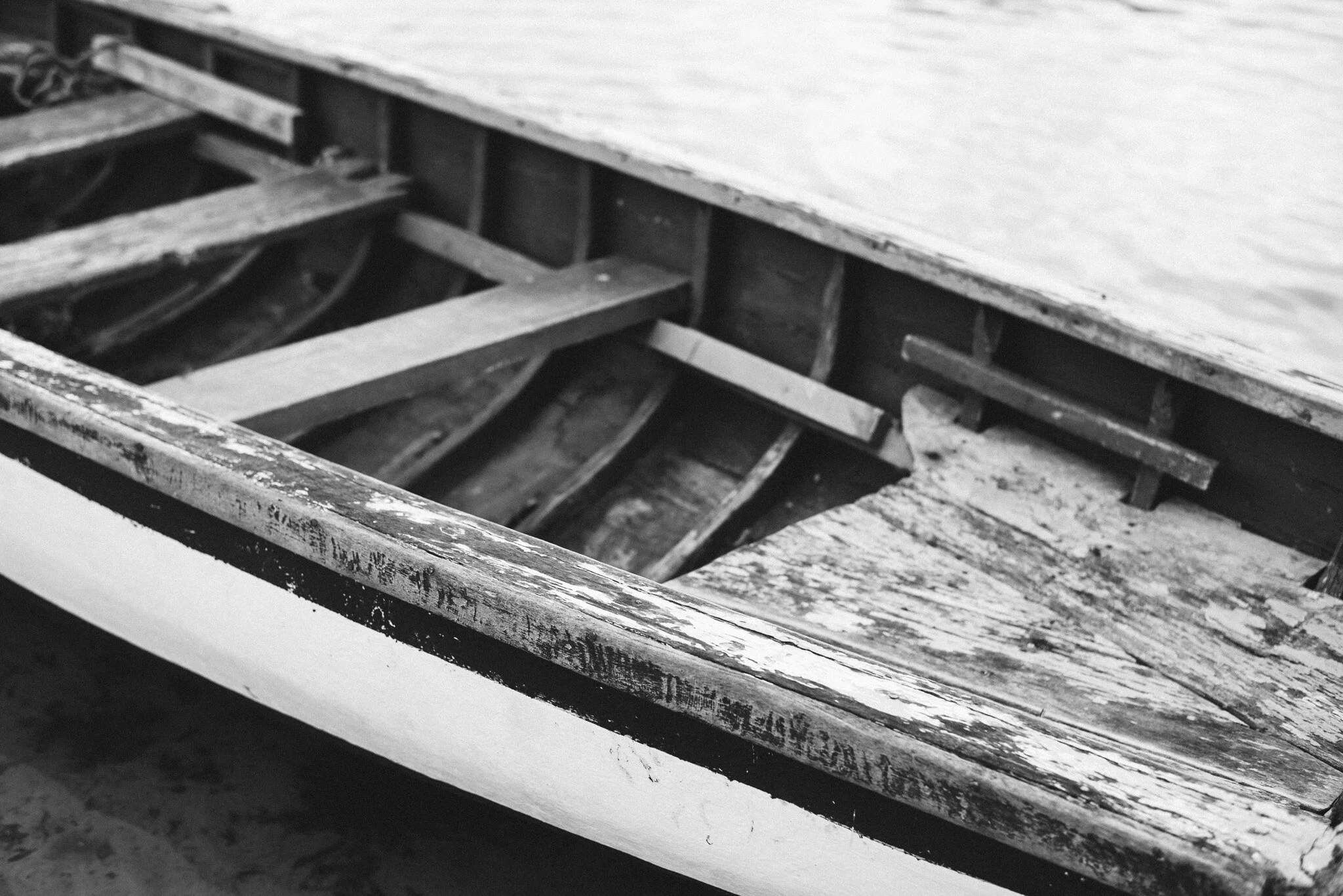 blackandwhiteboat