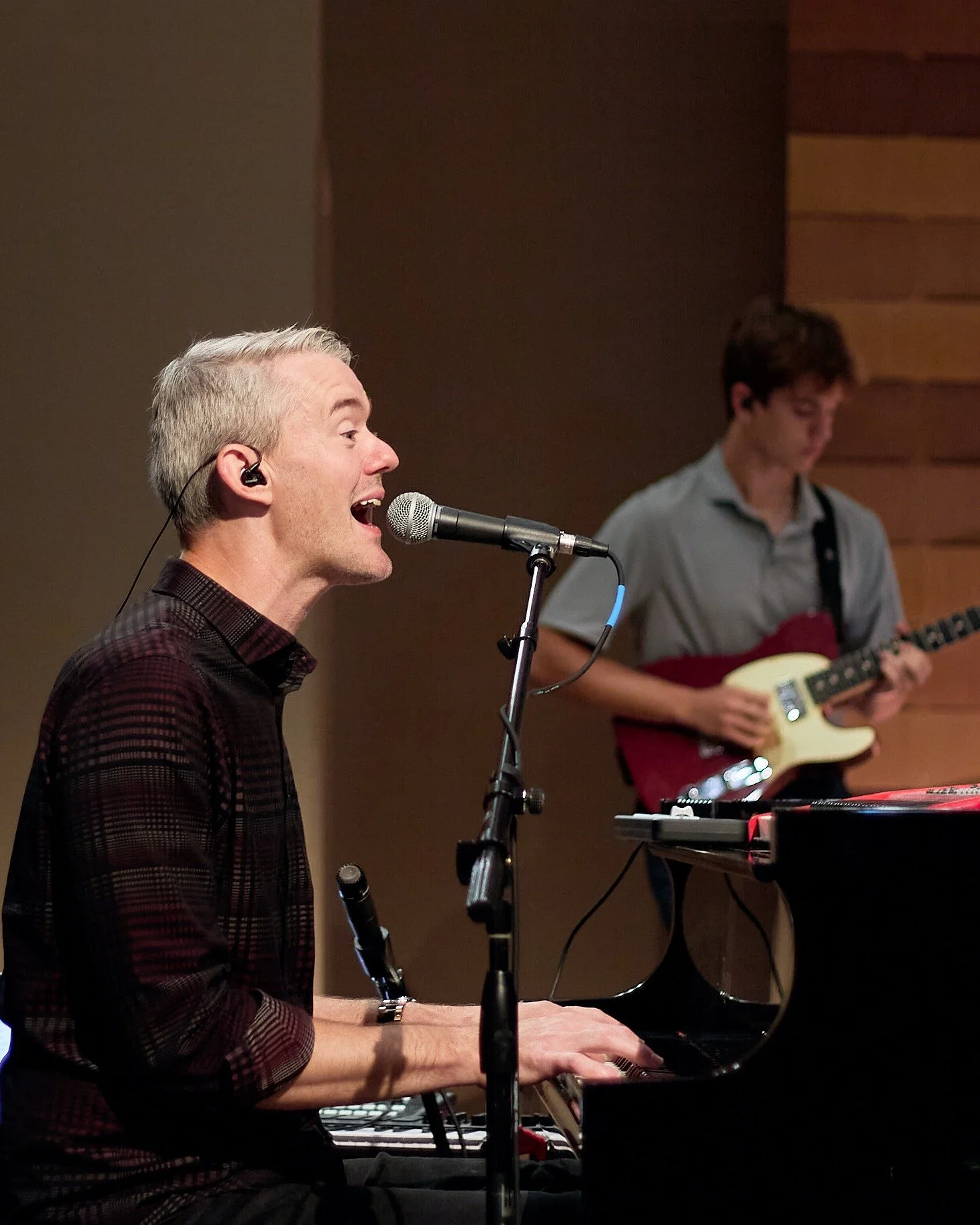 This Sunday at Bellwether:
We kicked off the morning with breakfast in the white house, then headed over to the sanctuary for worship. This week we were joined by our friend Scott Lucky, pastor of Parkway Baptist Church in Clinton. We were thankful t