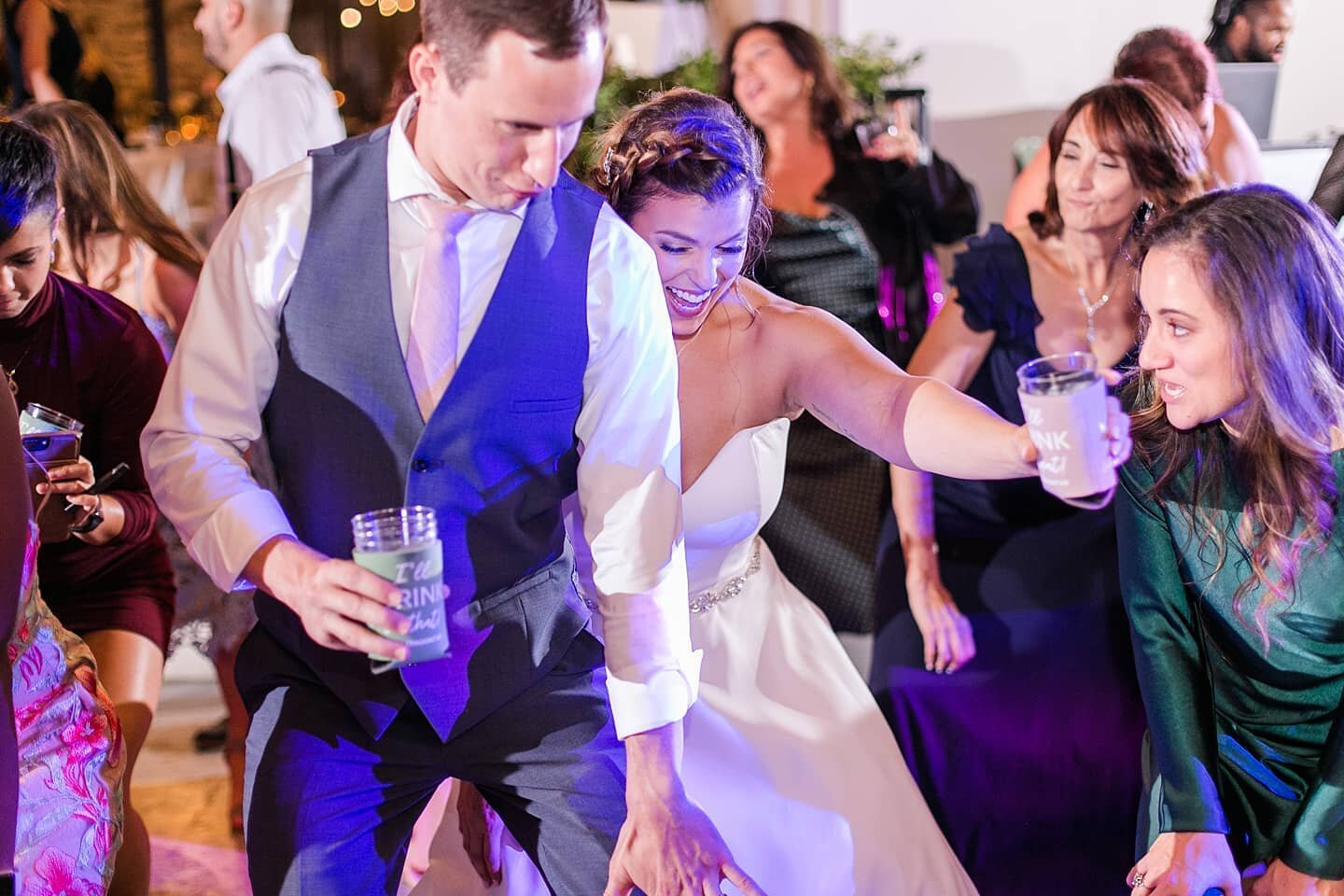 Working on some wedding playlists to have your Dance floor looking like... 📷: @stephaniegorephoto
💒: @rockbarncanton 🎶: @mixwirepro 📑: @emilyfsalerno 
#wedding #atlantaweddings #atlantaDJ #mixwirepro #MixWireDJ #bride #groom