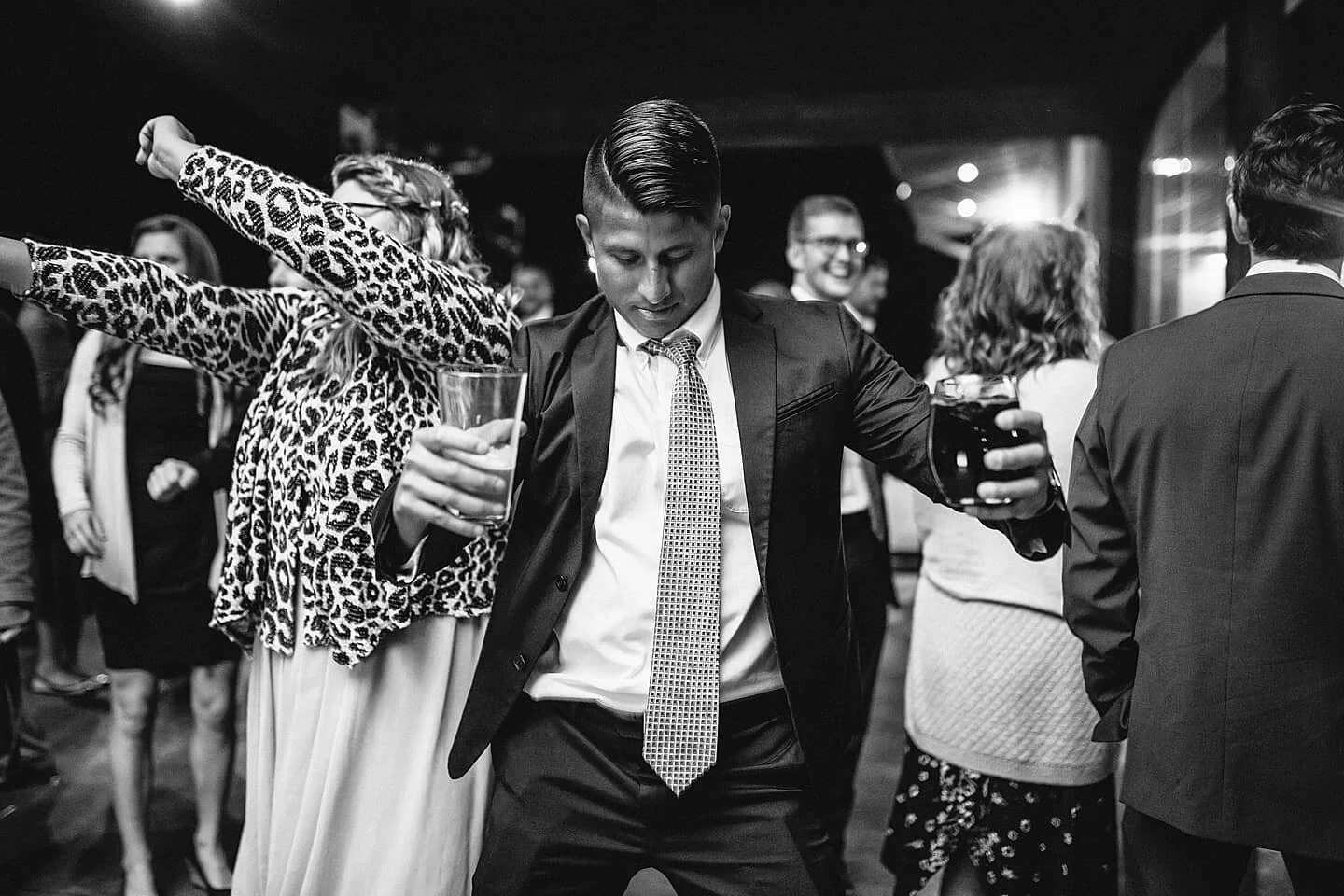Who's ready to dance again? 📷: @amyellisphoto 🎶: @mixwirepro 💒: @thevineyardsatbettyscreek