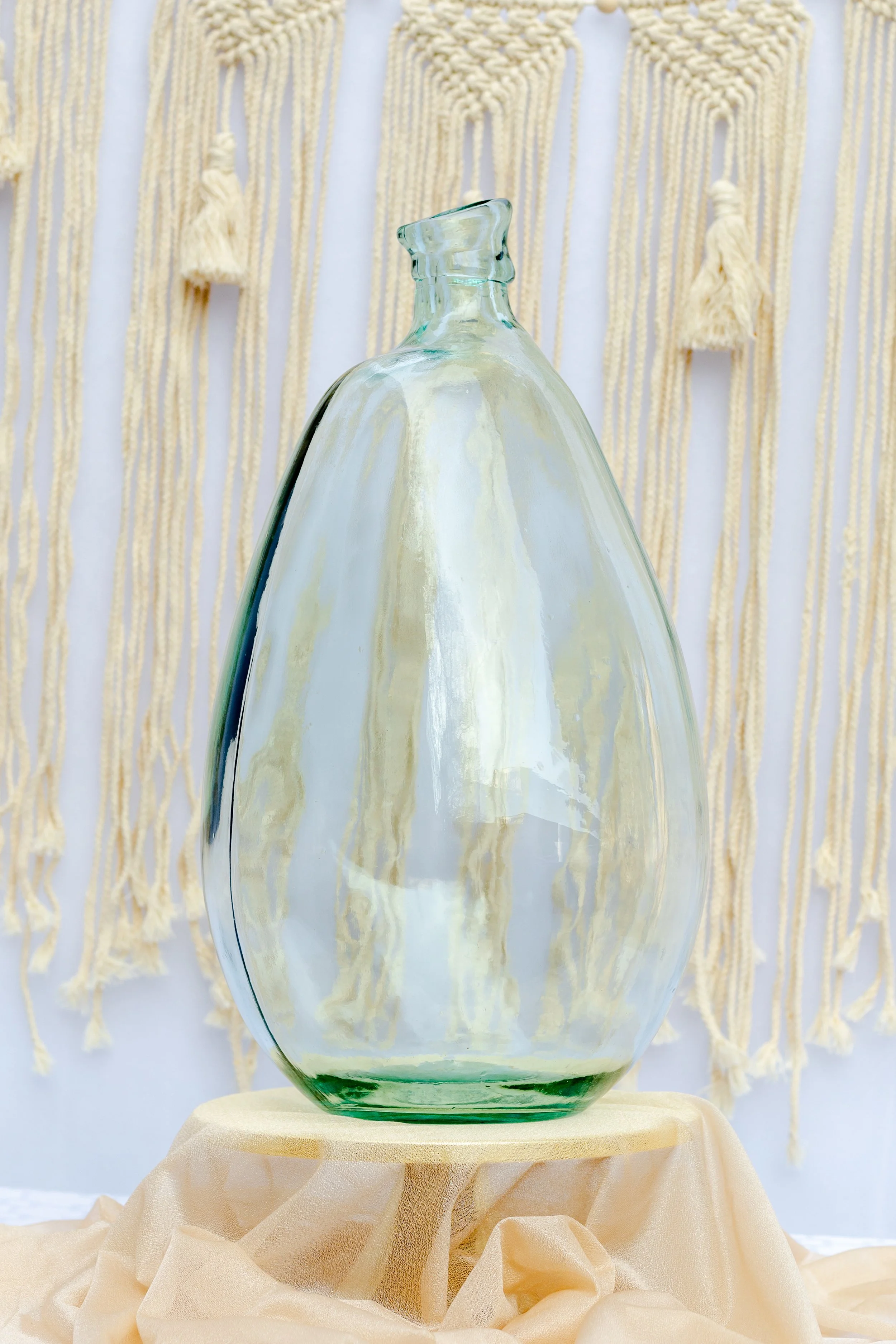 Clear Barcelona Vase- QTY 1- $15.00