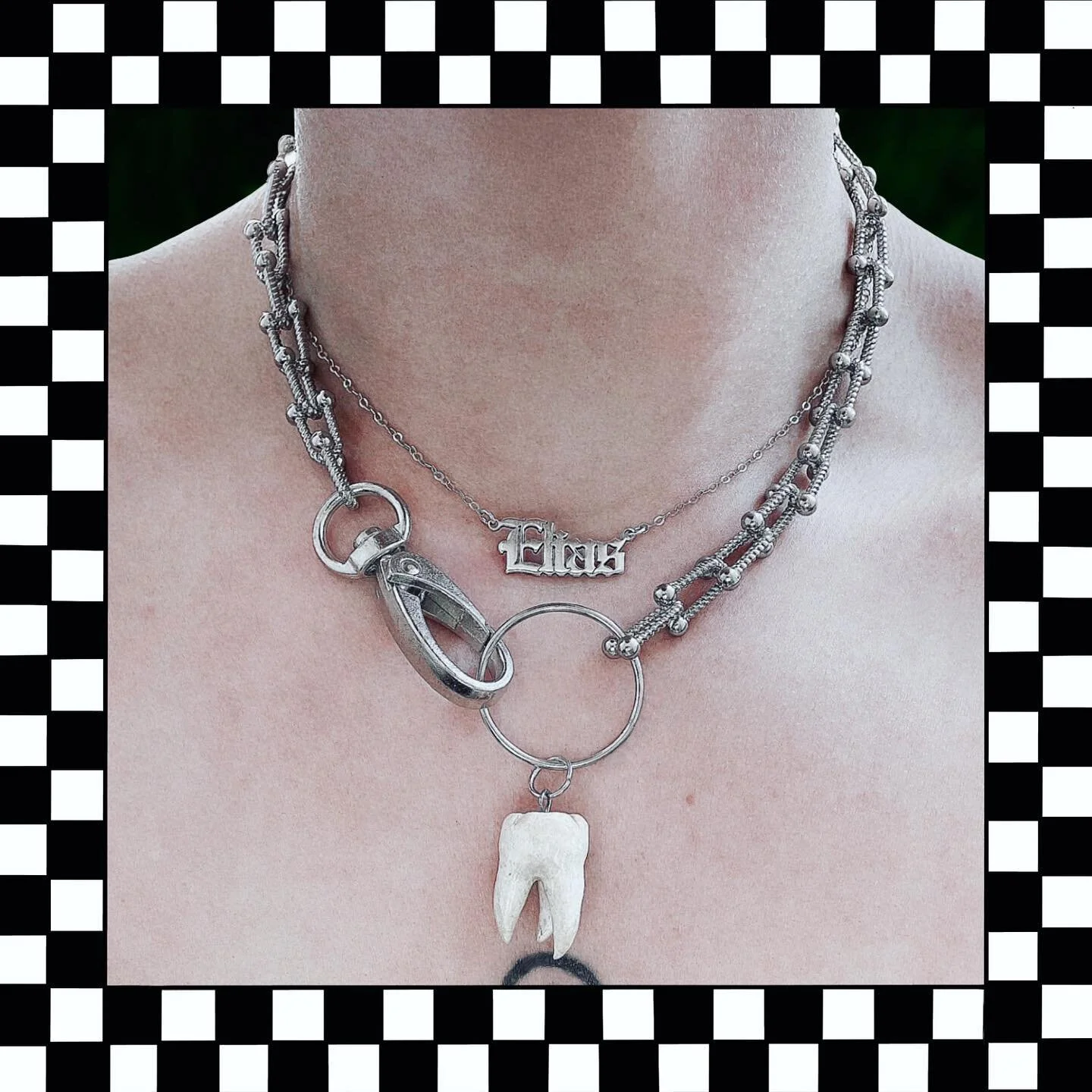 💥🚨 Release Alert 🚨 💥 New chunky chain tooth necklaces now in the shop. I gotta say, these teeth are so fun to make. Link in bio. 
.
.
.
.
.

#smallbusinesss #artistofinstagram #smallbusinesssaturday #handmadeart #creepy #womenowned #teeth #polyme