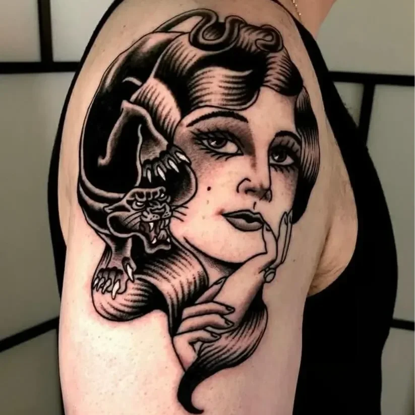 Tatouage blackwork Longueuil