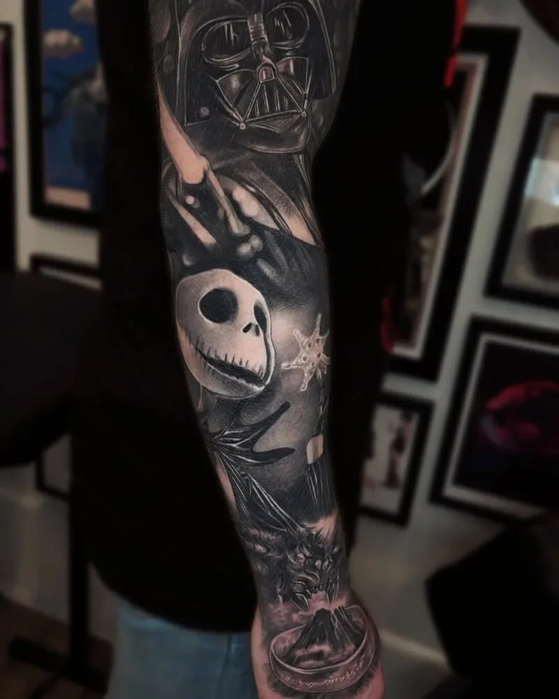 Nico Caponi tatouage noir et gris à Brossard