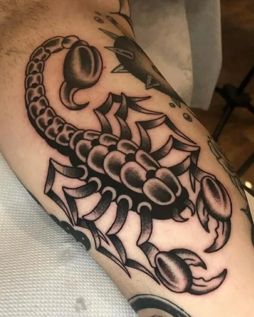 Blackwork tattoo La Prairie