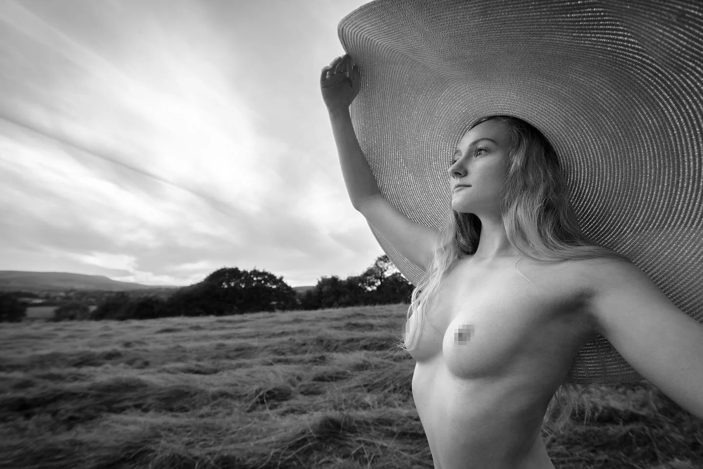 Summer Night Shade 

#blackandwhite #bwphotography #bwphoto #sunset #noiretblancphotographie #modellife #londonmodel #londonmodelling #naturallight