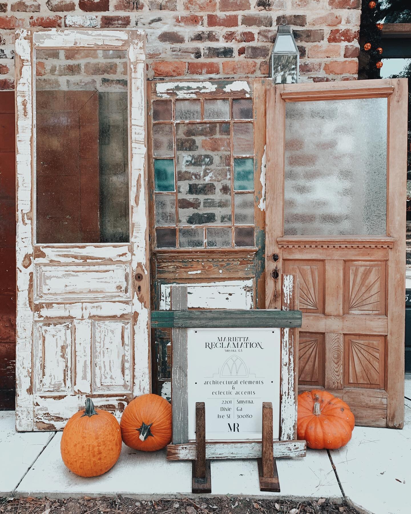 Pretty doors with glass! They look good beside pumpkins too :)