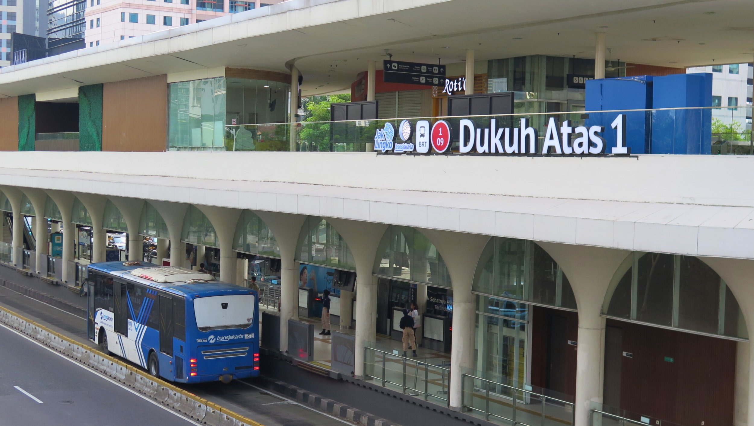 14 - TransJakarta.jpg