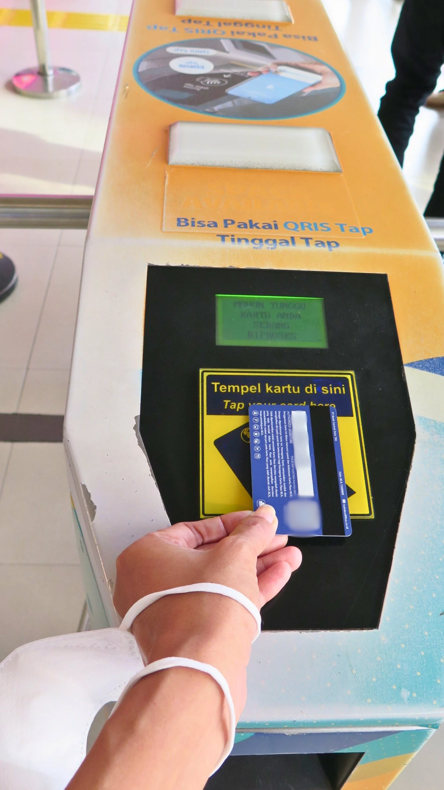 eMoney - Cashless payment in Jakarta