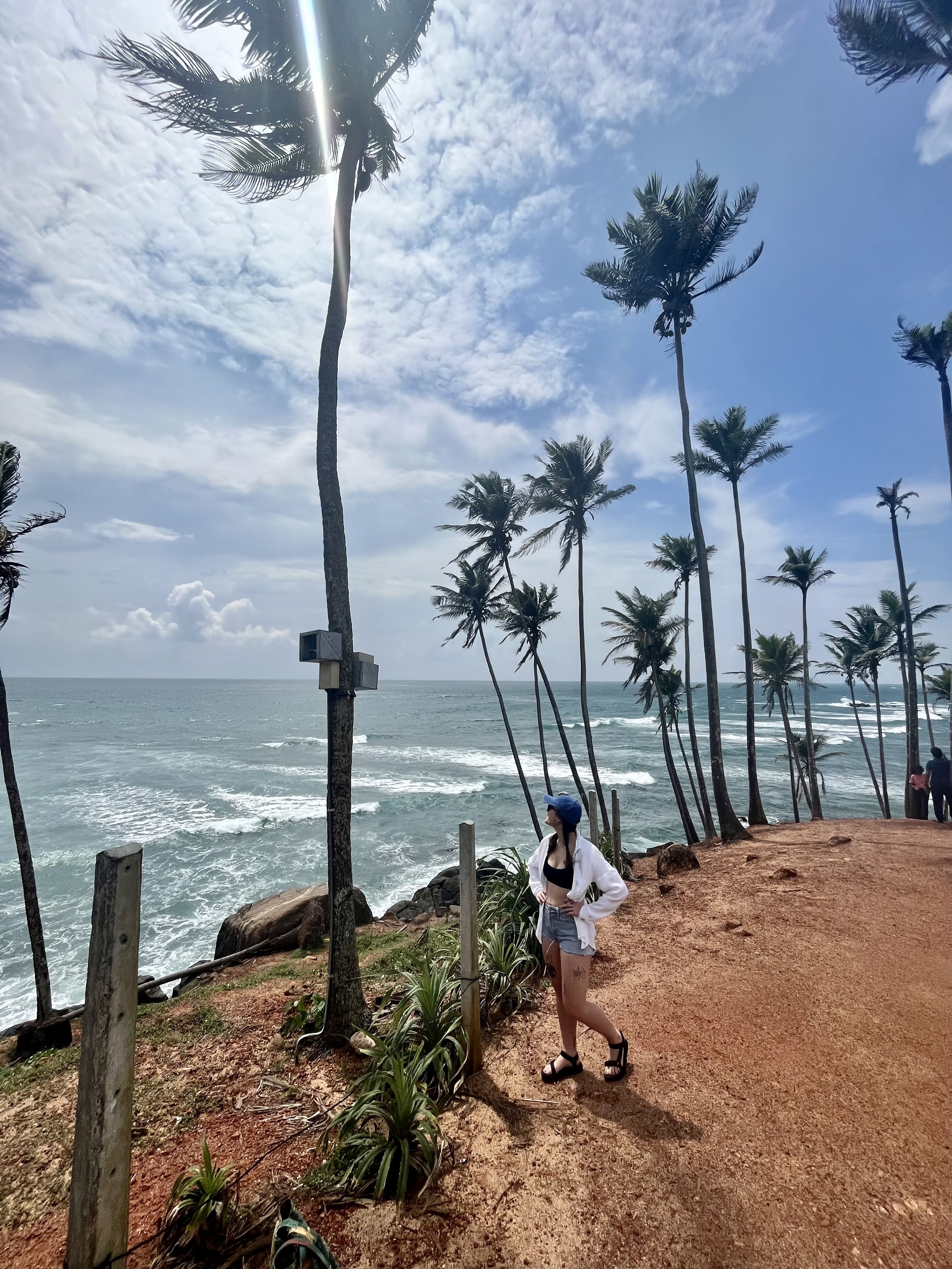 Kaija traveling with Greether in Sri Lanka