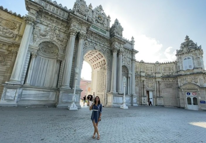solo traveler in Dolmabahce, Istambul
