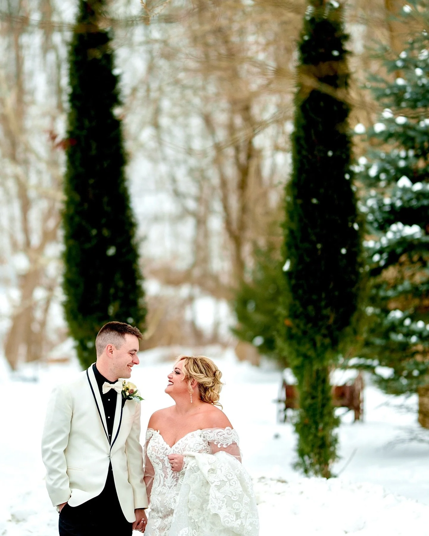 Congratulations to Megan &amp; Cameron for defeating this winter weather by throwing a 🔥 wedding!
#bradriggio 
#bradriggiophotography 
#weddingphotography 
#dj_kevin_redford
#bellasera_eventvilla