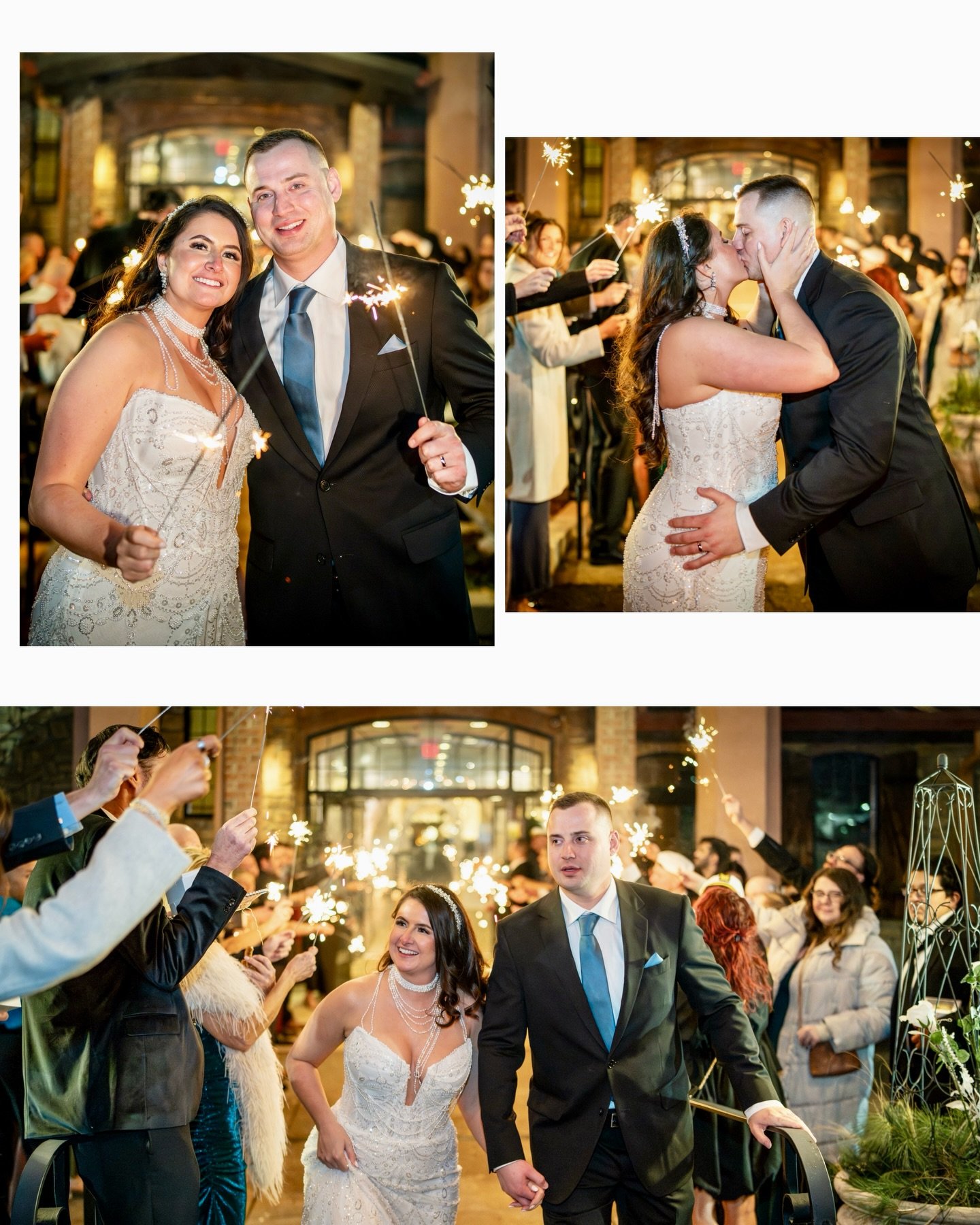 Amazing winter ❄️ wonderland wedding for Marissa &amp; Daniel. Congratulations to the newlyweds!
bradriggio 
#bradriggiophotography 
#weddingphotography
#weddingphotographyinspiration 
#weddingphotograph 
#bellasera_eventvilla