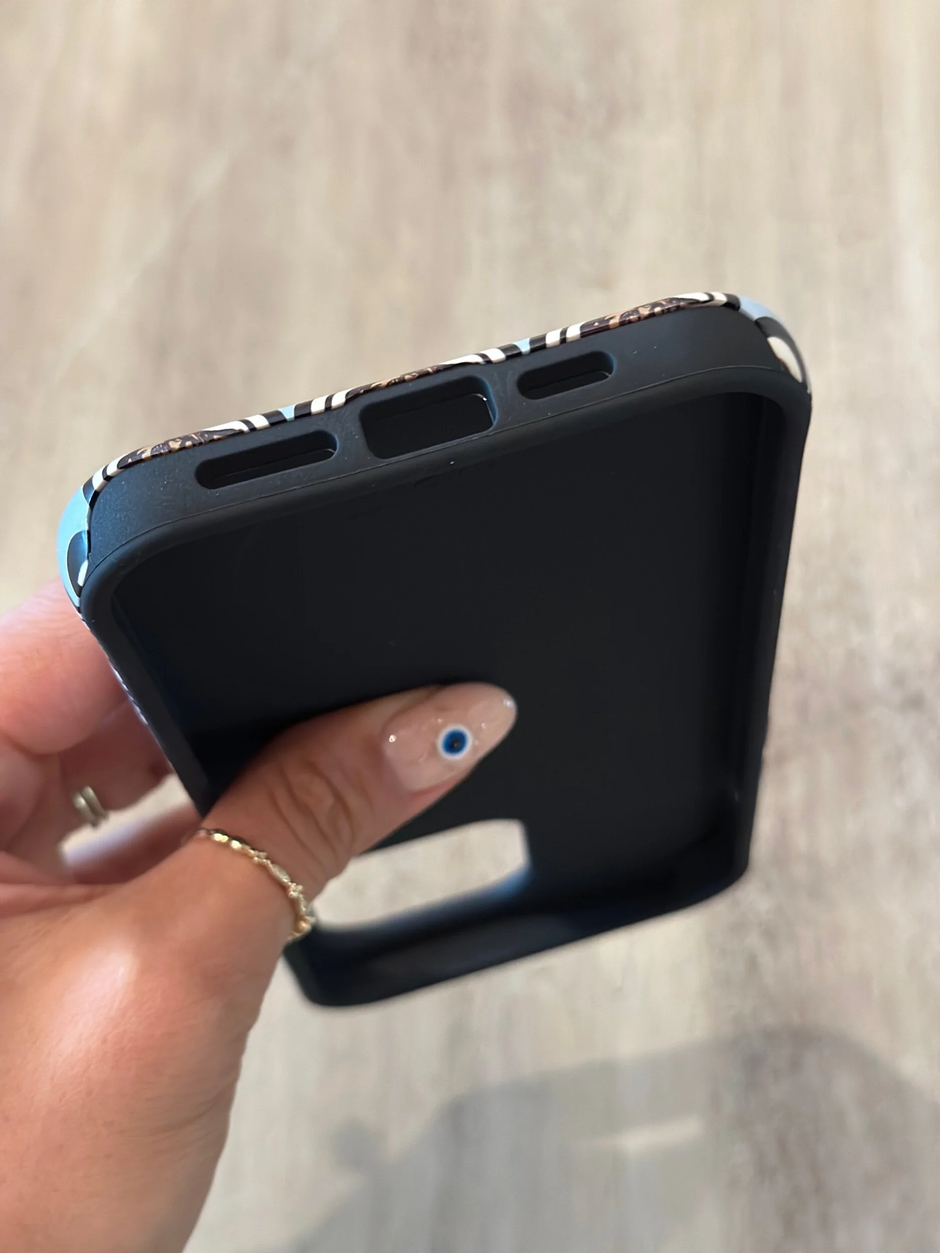 Crisp Olive™ Phone Cases are designed and printed in the U.S. Pleasantly light, these protective phone cases have beautiful designs that are unique, colorful and elegant.