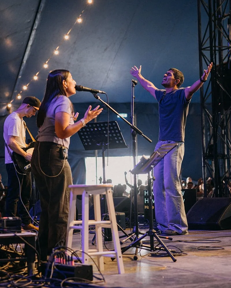 Joel and Elyssa Figueroa worshipping