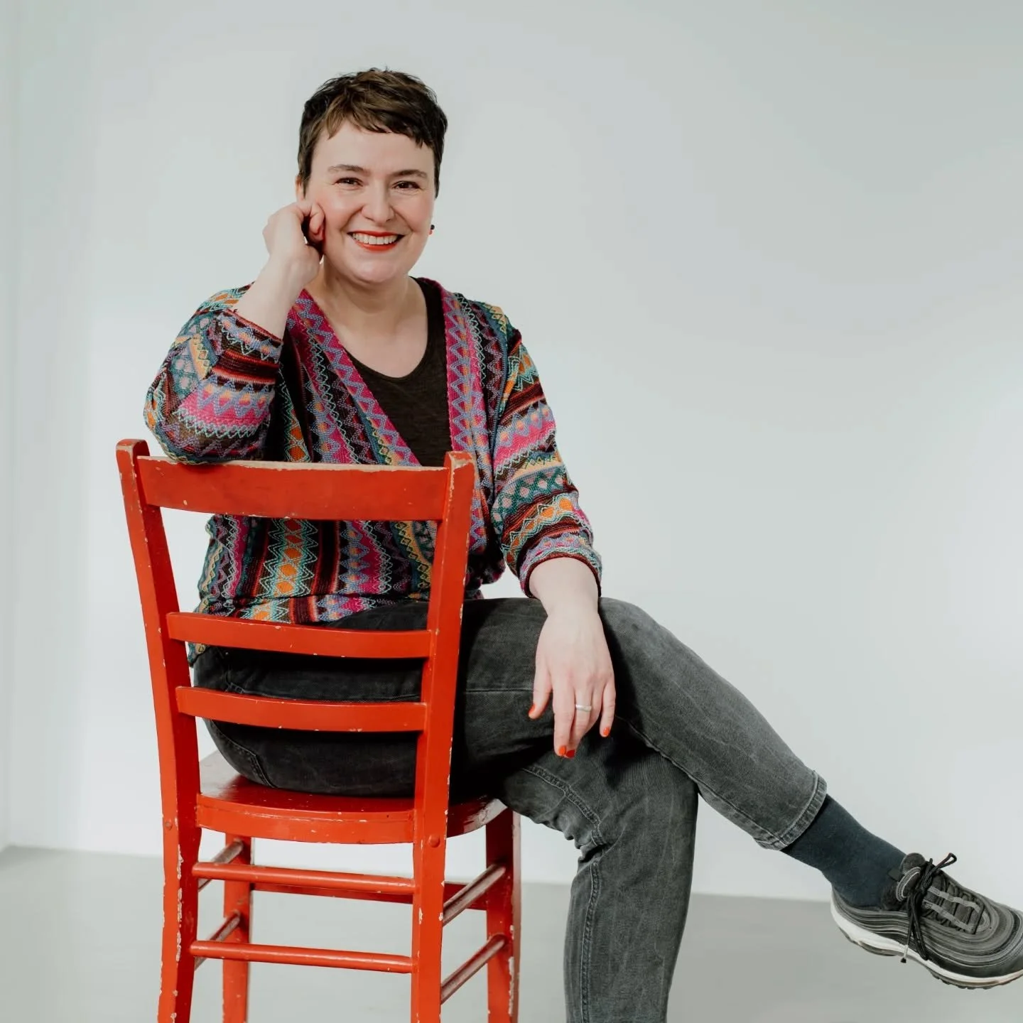 In 45 Minuten kann unglaublich viel entstehen.

So viel Vertrauen, so viel Offenheit, so viel gemeinsames Ausprobieren. Wir haben Perspektiven gewechselt, mit Licht gespielt, kleine Details ver&auml;ndert &ndash; und pl&ouml;tzlich entstanden Bilder 