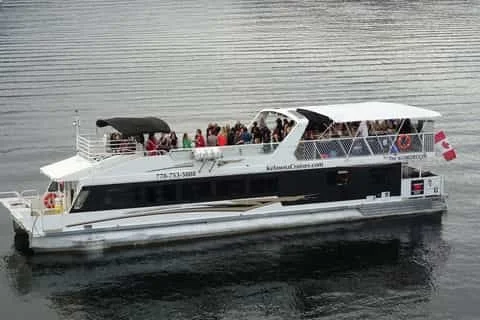 Cruise in Okanagan Lake