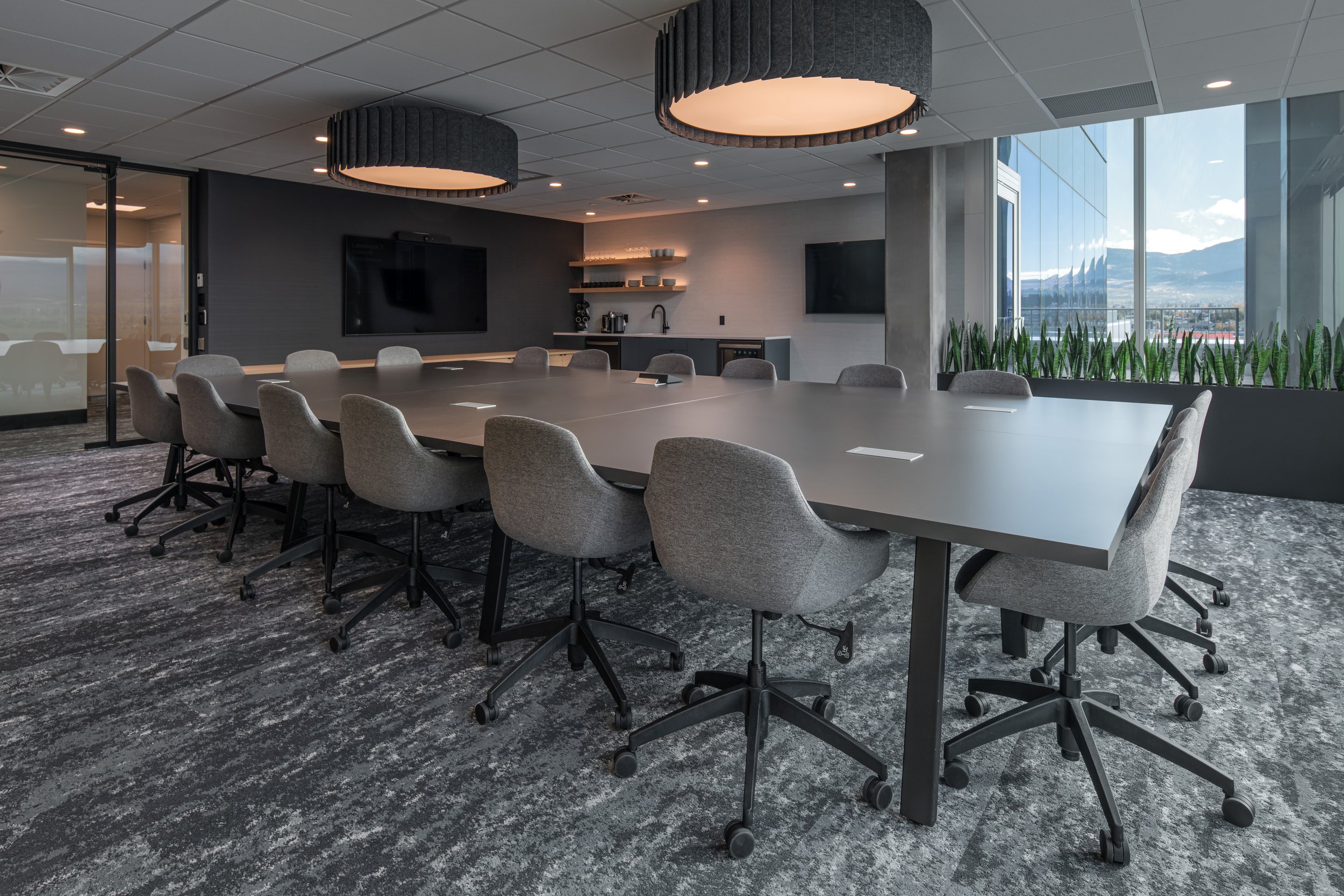 Landmark 7, Large Boardroom