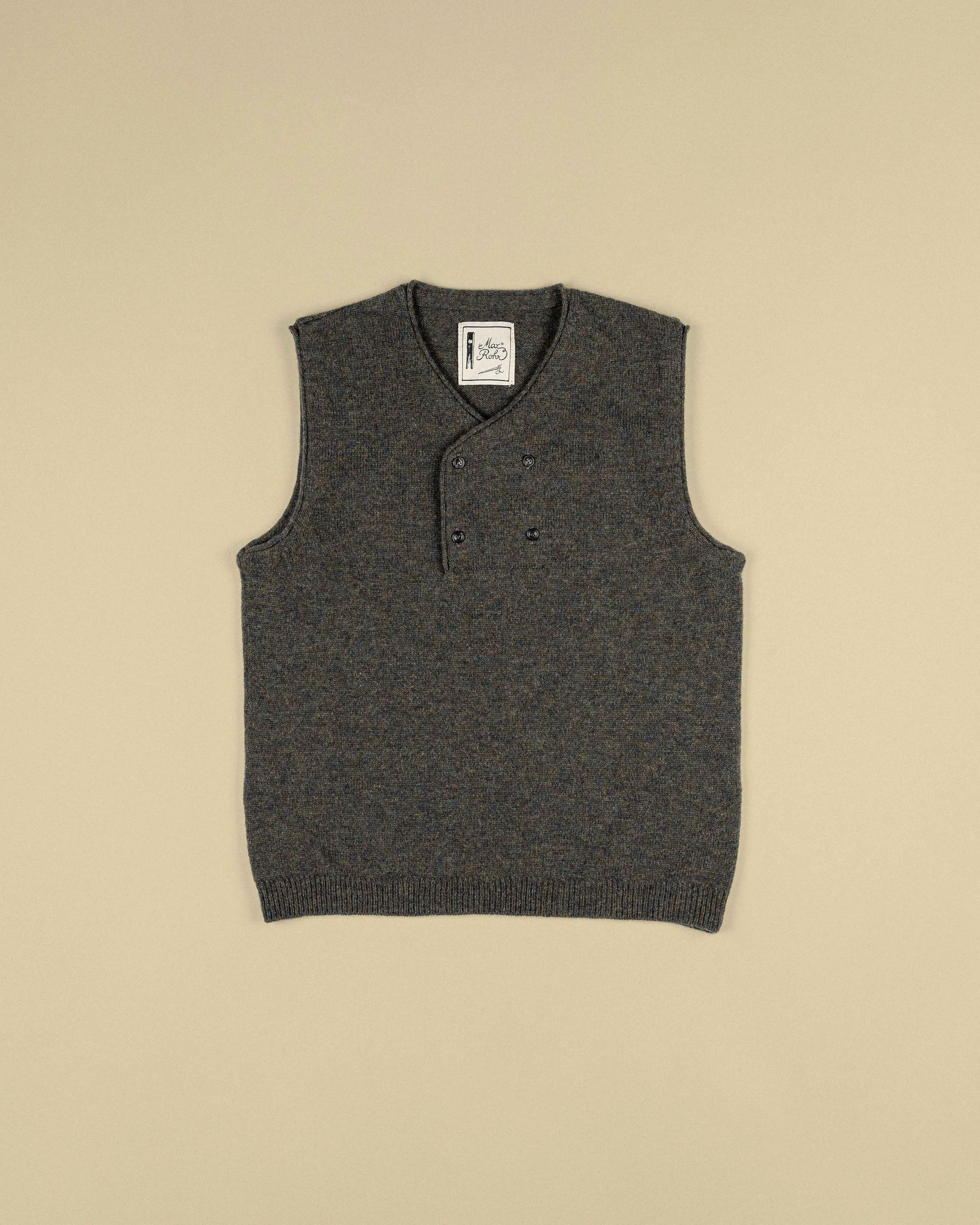 GRP_MaxRohr_Max1_4Button_Vest_Green_1Mb-1.jpg