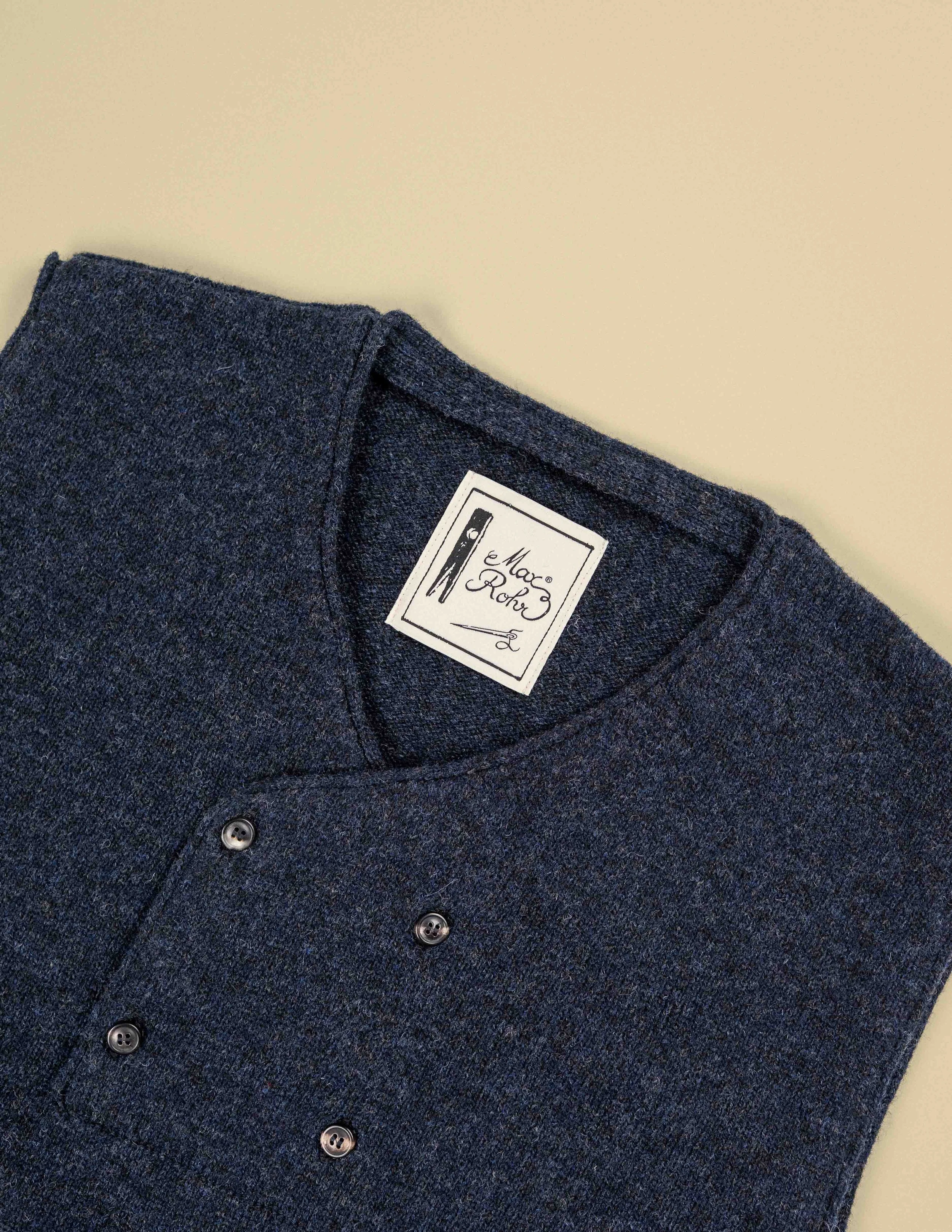 GRP_MaxRohr_Max1_4Button_Vest_Blue_1Mb-2.jpg