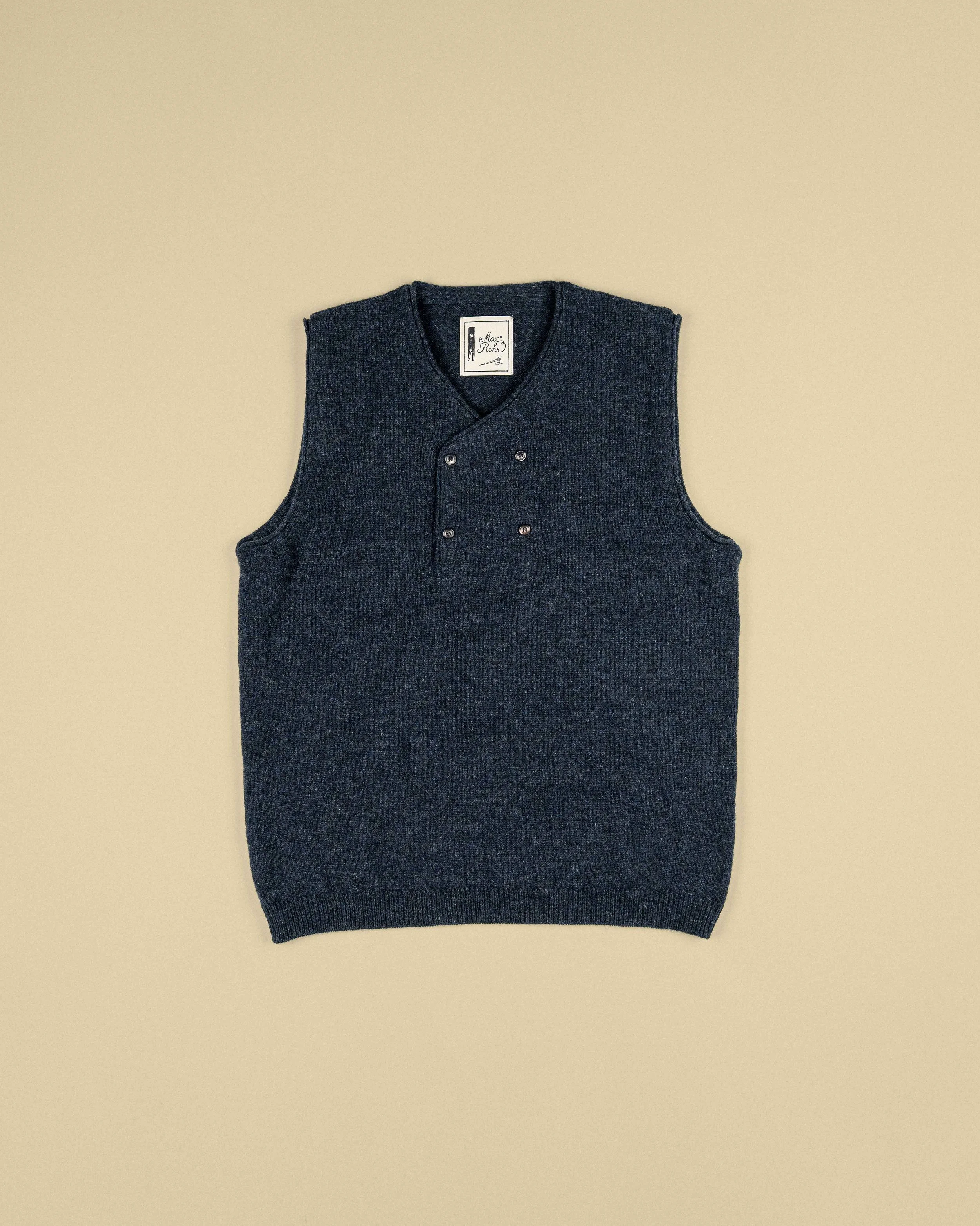 GRP_MaxRohr_Max1_4Button_Vest_Blue_1Mb-1.jpg