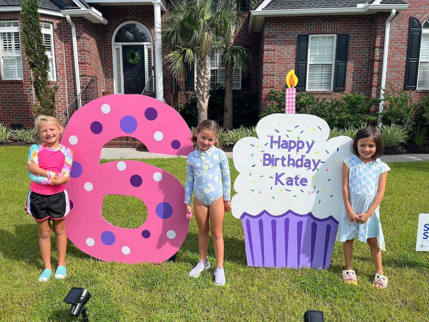 Happy birthday kate!

To order click the link in our bio or text 843-345-3501

#sassysignschs #6thbirthday #brickyardplantation #mountpleasant