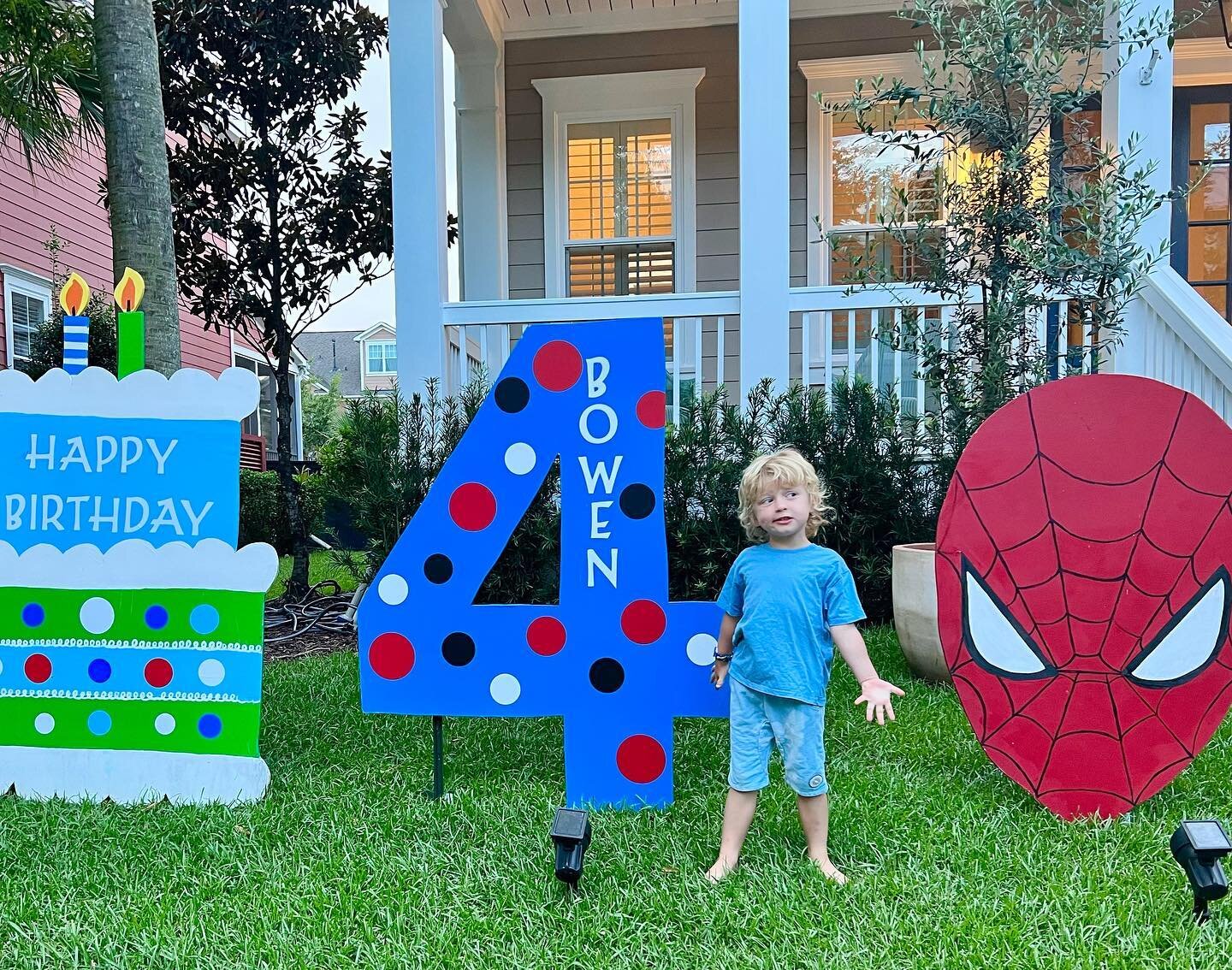 We love when the birthday boy asks for Sassy Signs Charleston. Happy birthday Bowen! 

To order click the li k in our bio or te t 843-345-3501

#sassysignschs #spiderman #4thbirthday #danielislandlife #danielislandmoms