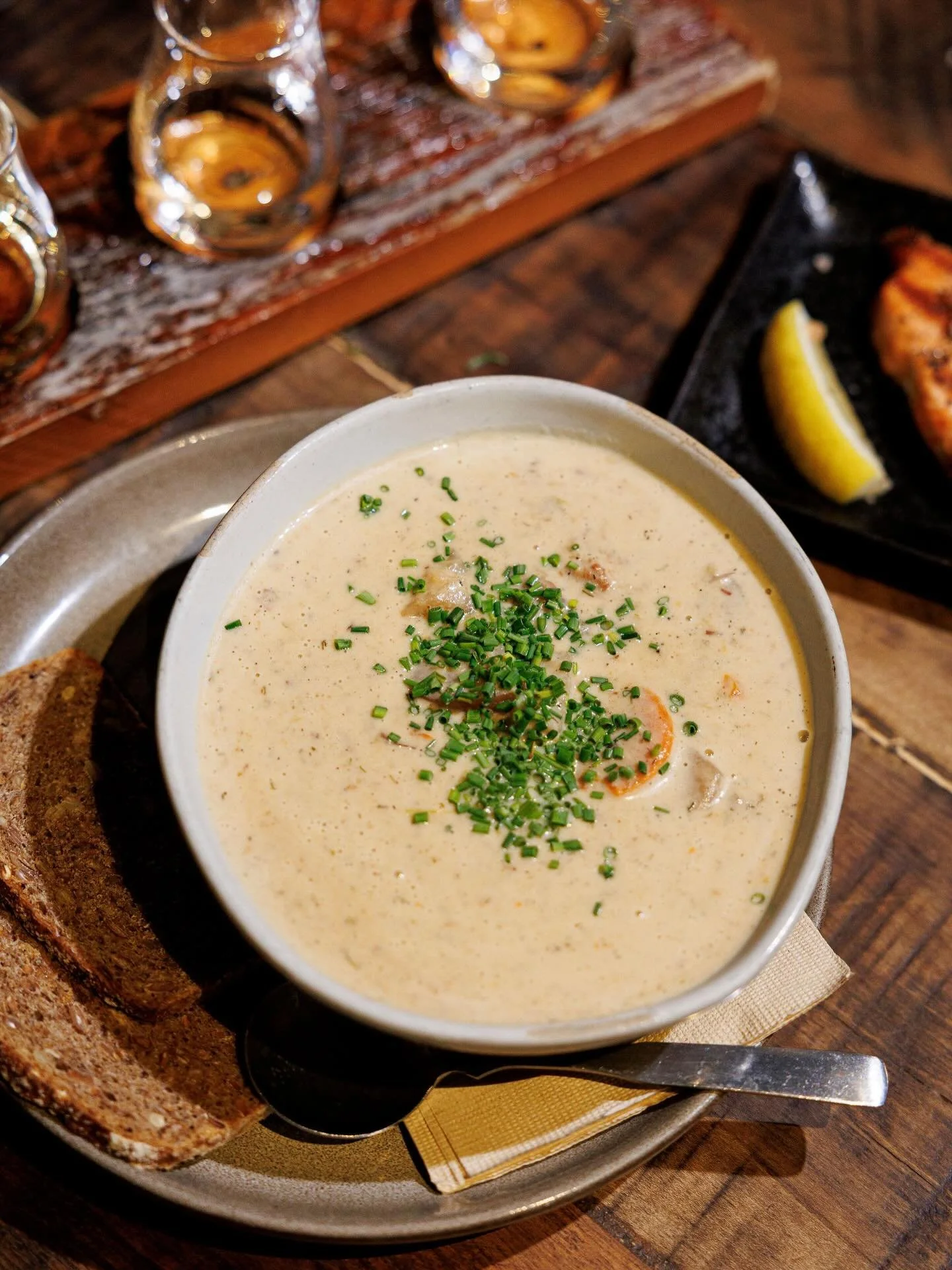 It's almost the end of soup season at the beer hall! Finish off strong with the return of Fiskesuppe, a traditional Norwegian fish soup made with salmon, cod, potatoes, and fresh veggies. Served with toasted rye bread 🤤🤤