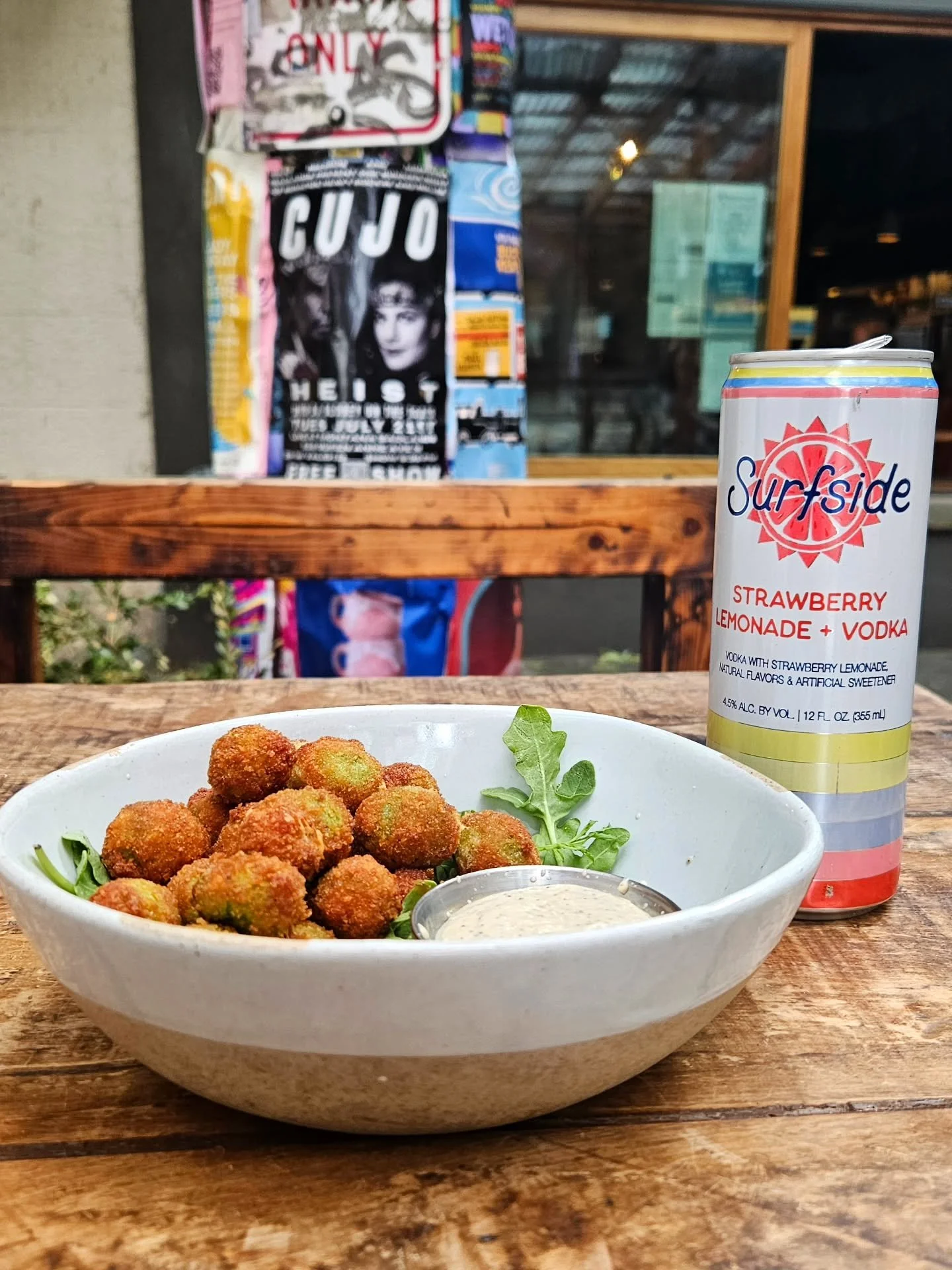 girl dinner 🎀✨️

#seattlerestaurants #seattlefoodie #patioseason #surfside