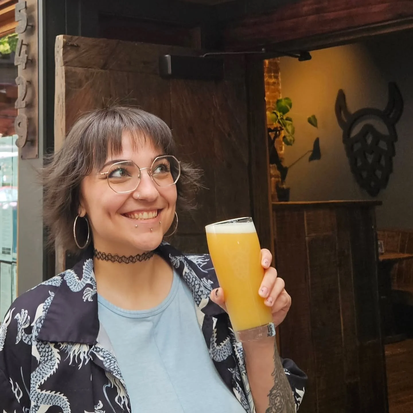 We just tapped our first fresh hop of the season! Say hello to the @snapshotbrewing Sunray Fresh Hop Hazy IPA ☀️

#craftbeerlover #craftbeernotcrapbeer #freshhop #seattlebars #seattlebeer