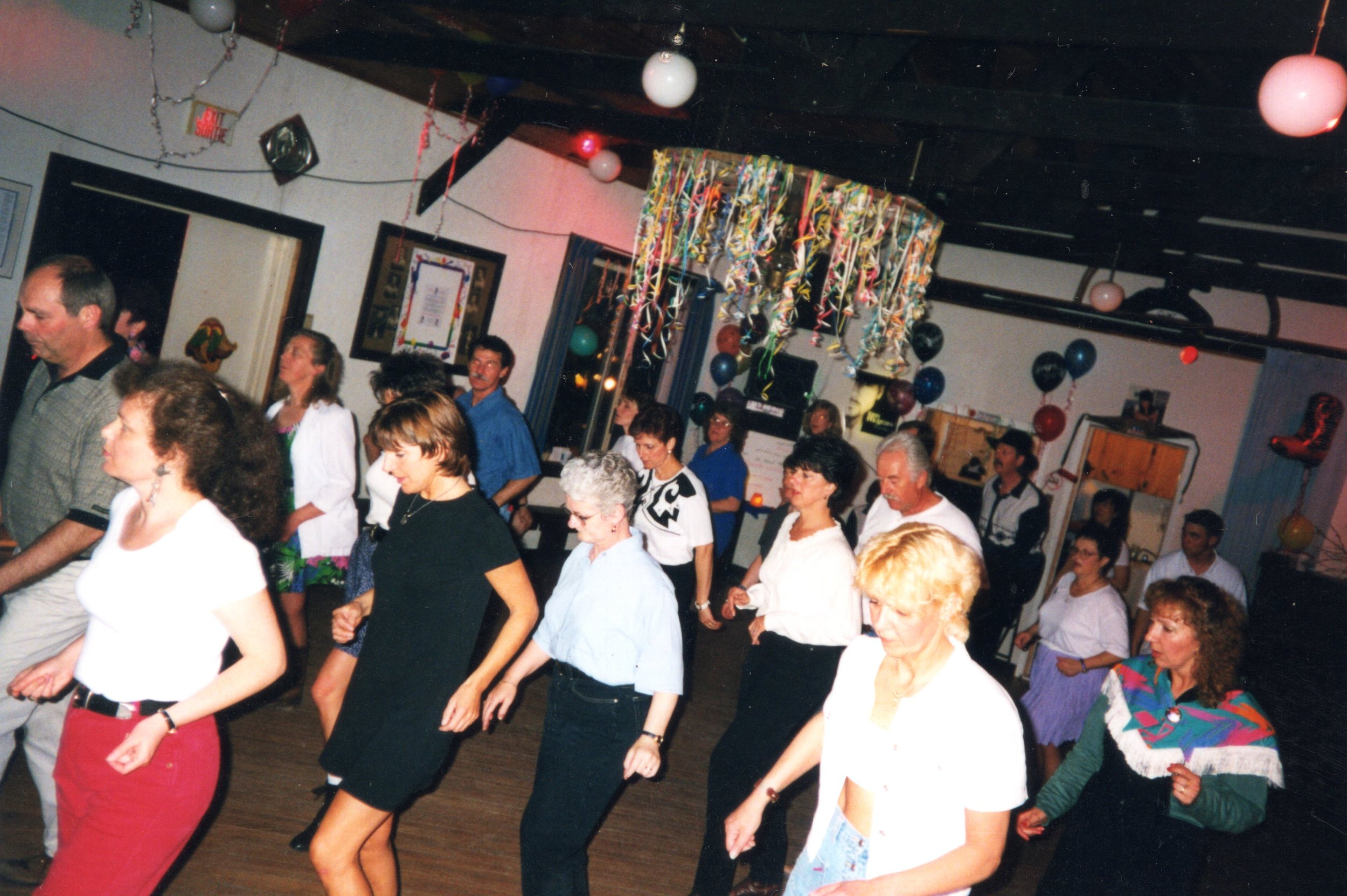 1996-2001 Chelsea Country Dancin' au Cascades Club (1).jpg