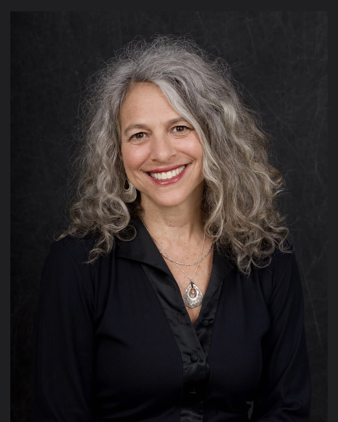 Iris Schneider Headshot