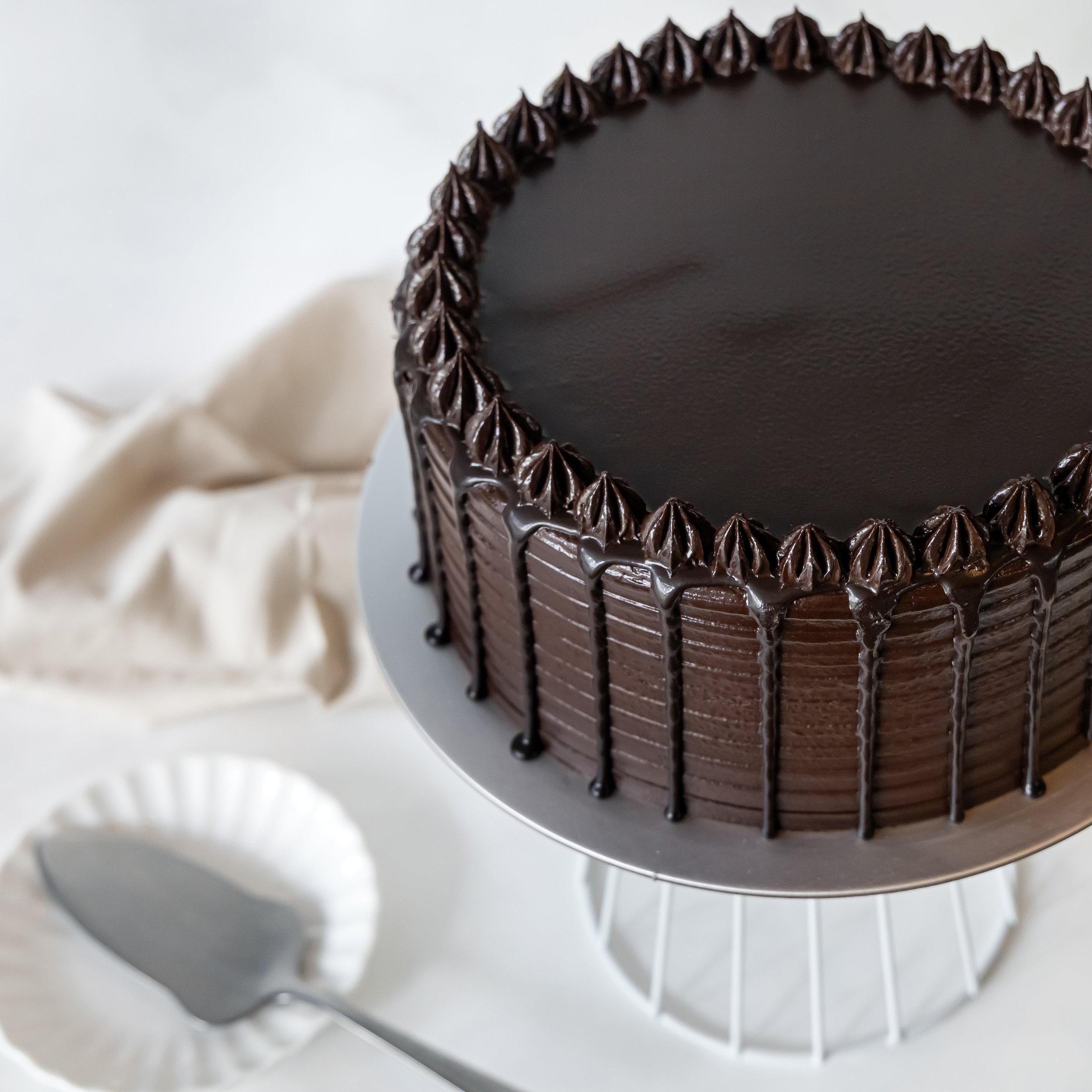Old Fashioned Chocolate Fudge Cake
