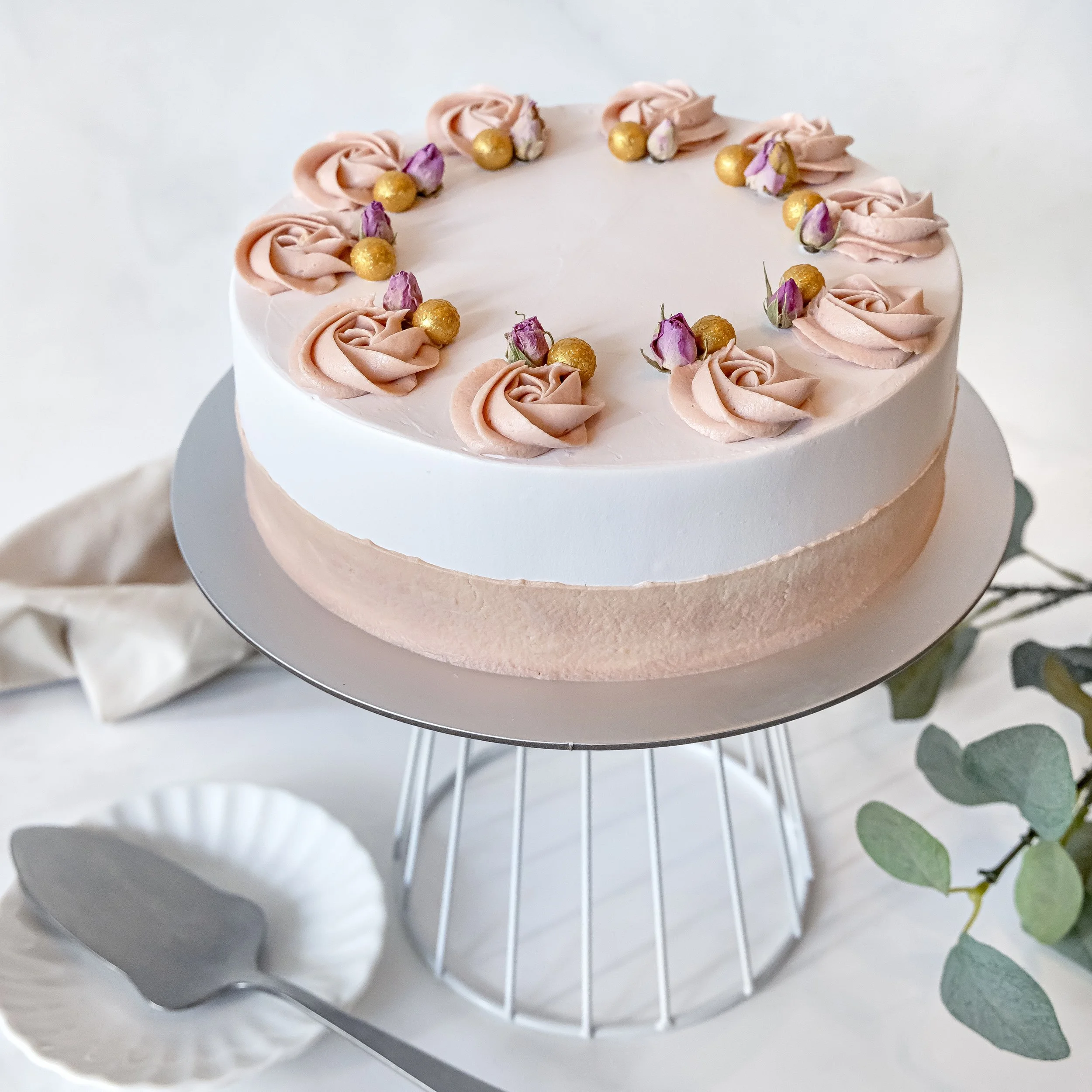 TMP Cakes - Berriolette Shortcake - Whole_1.jpg
