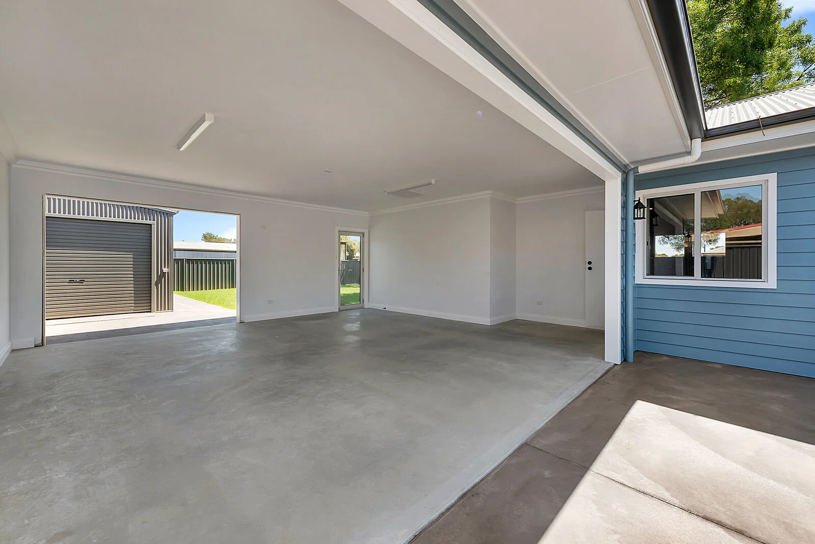 ELY STREET - DOUBLE GARAGE