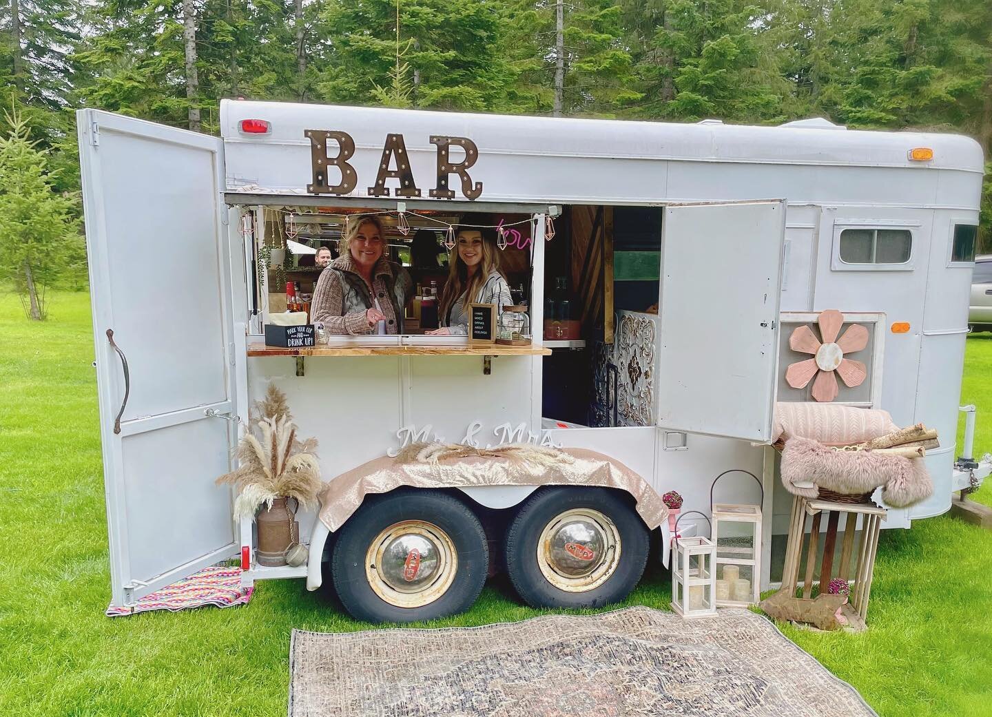 Todays event was a stunning, intimate wedding held at The Cupcake Baker Venue in Rathdrum Idaho. The owner was incredible and the cupcakes were to die for! 

We served drinks all night for the amazing couple, Marina &amp; Ryan! They have an amazing l