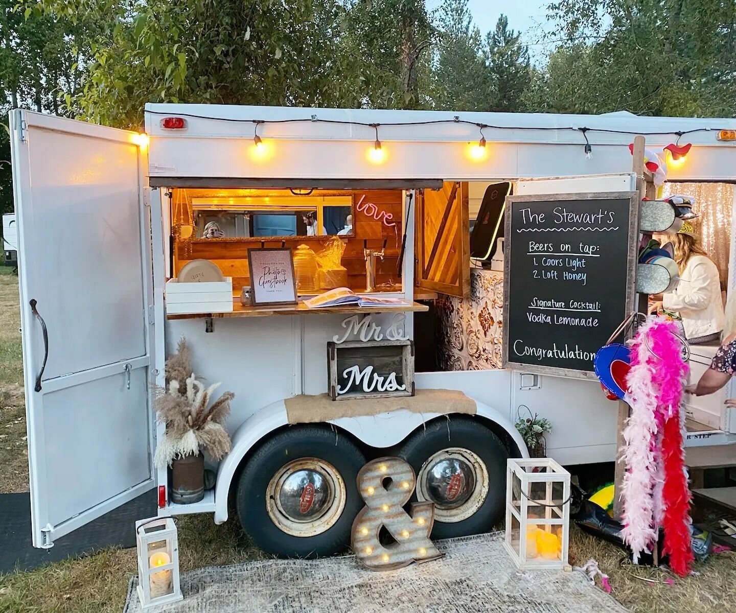 Hey you! Yes...YOU! 👈

Would you say it's currently &quot;fall&quot; or &quot;autumn&quot;? 🍂🤔

Regardless, we've been having an AMAZING one being a part of so many life celebrations! 🥳🥂

We're booked up for 2022 and weekends are already filling