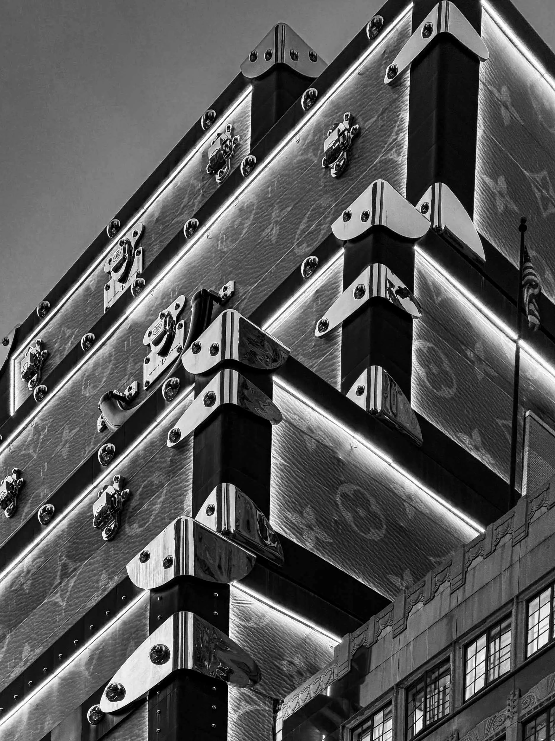 Louis Vuitton Luggage Facade, 5th Avenue