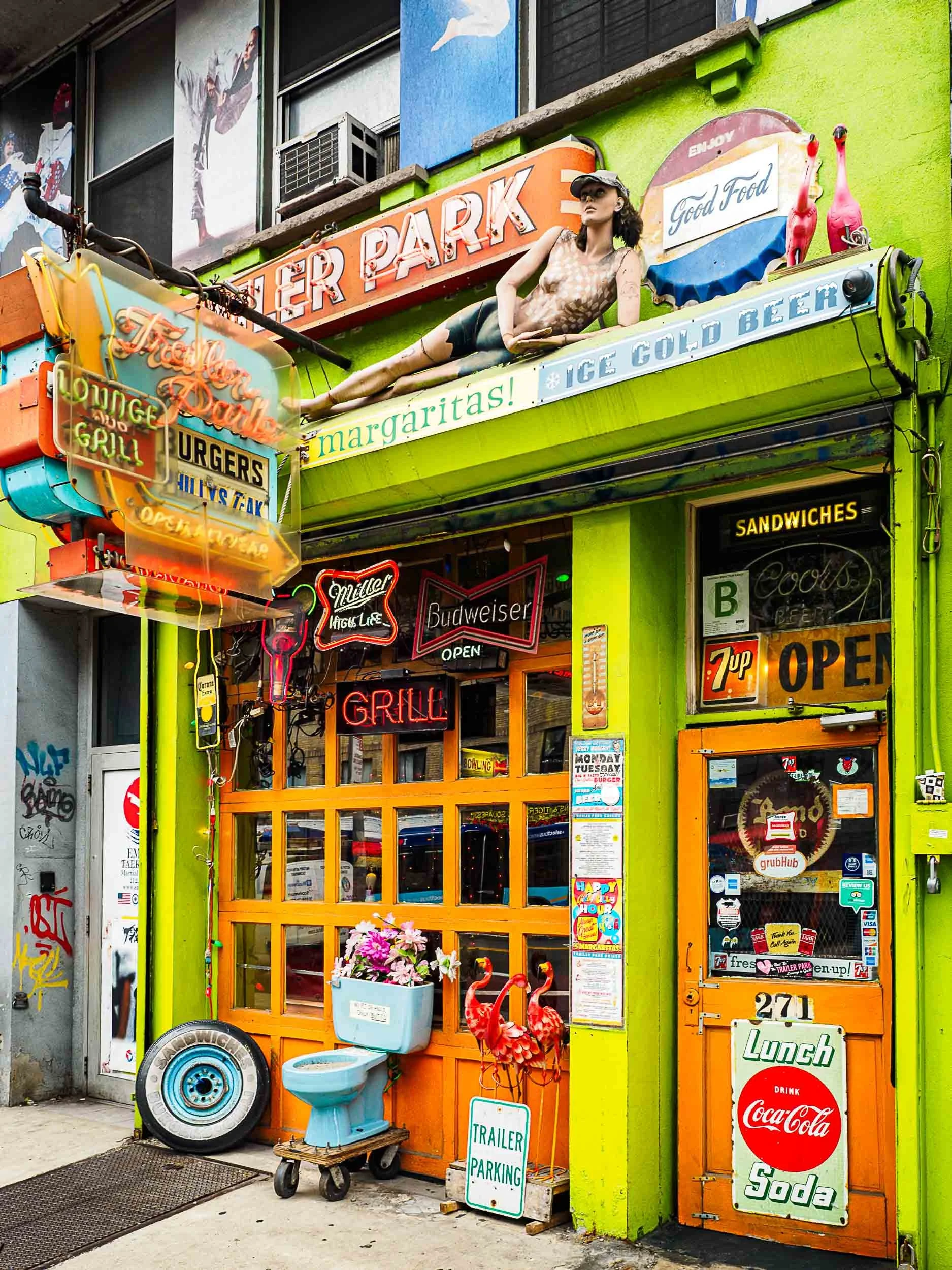 Trailer Park Lounge, Chelsea