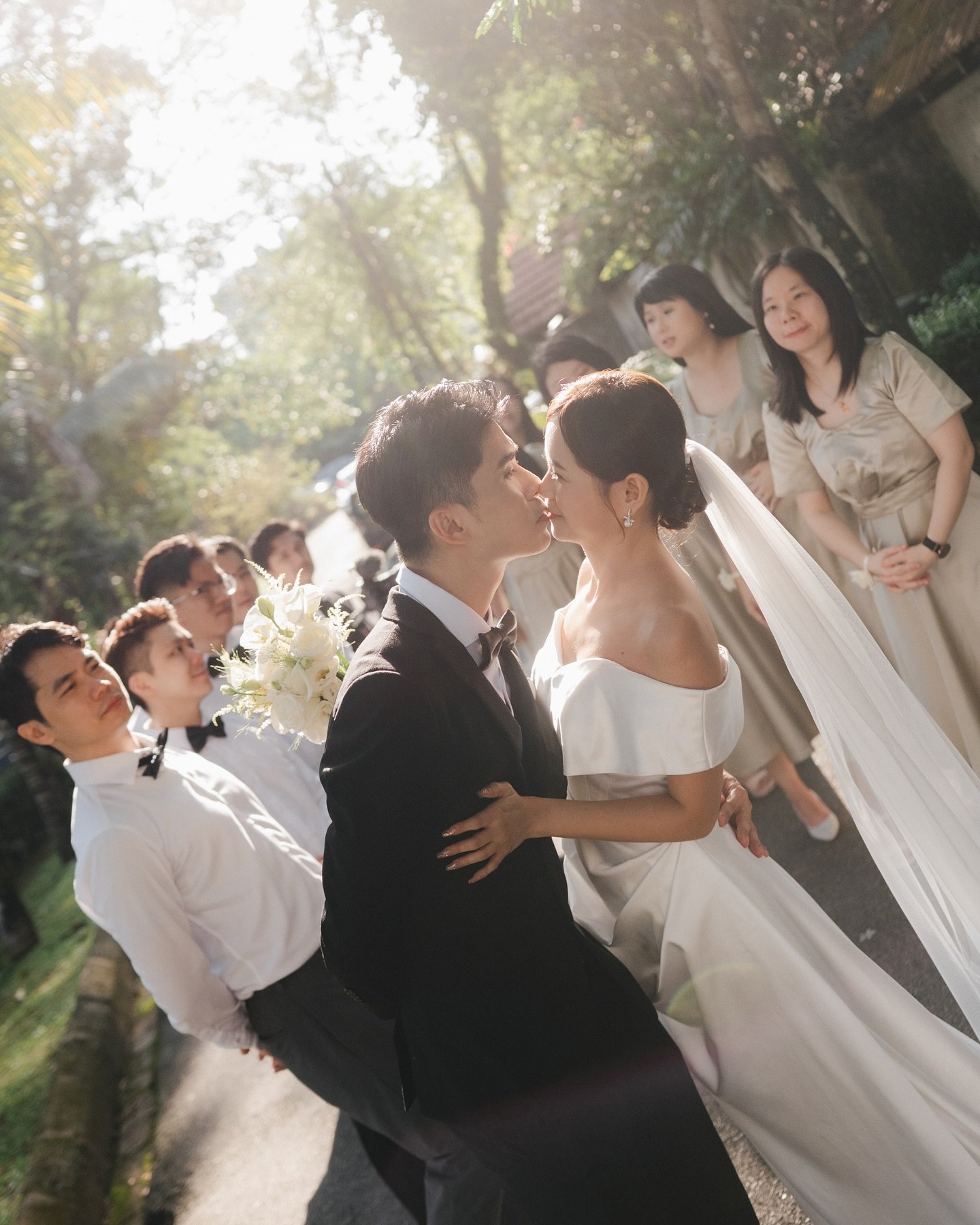 Wedding of KF &amp; Gine. Seems the daylight knows this is their best time now.

@byhanwen @vinteo_lore @byjiejie_ @baojing_12