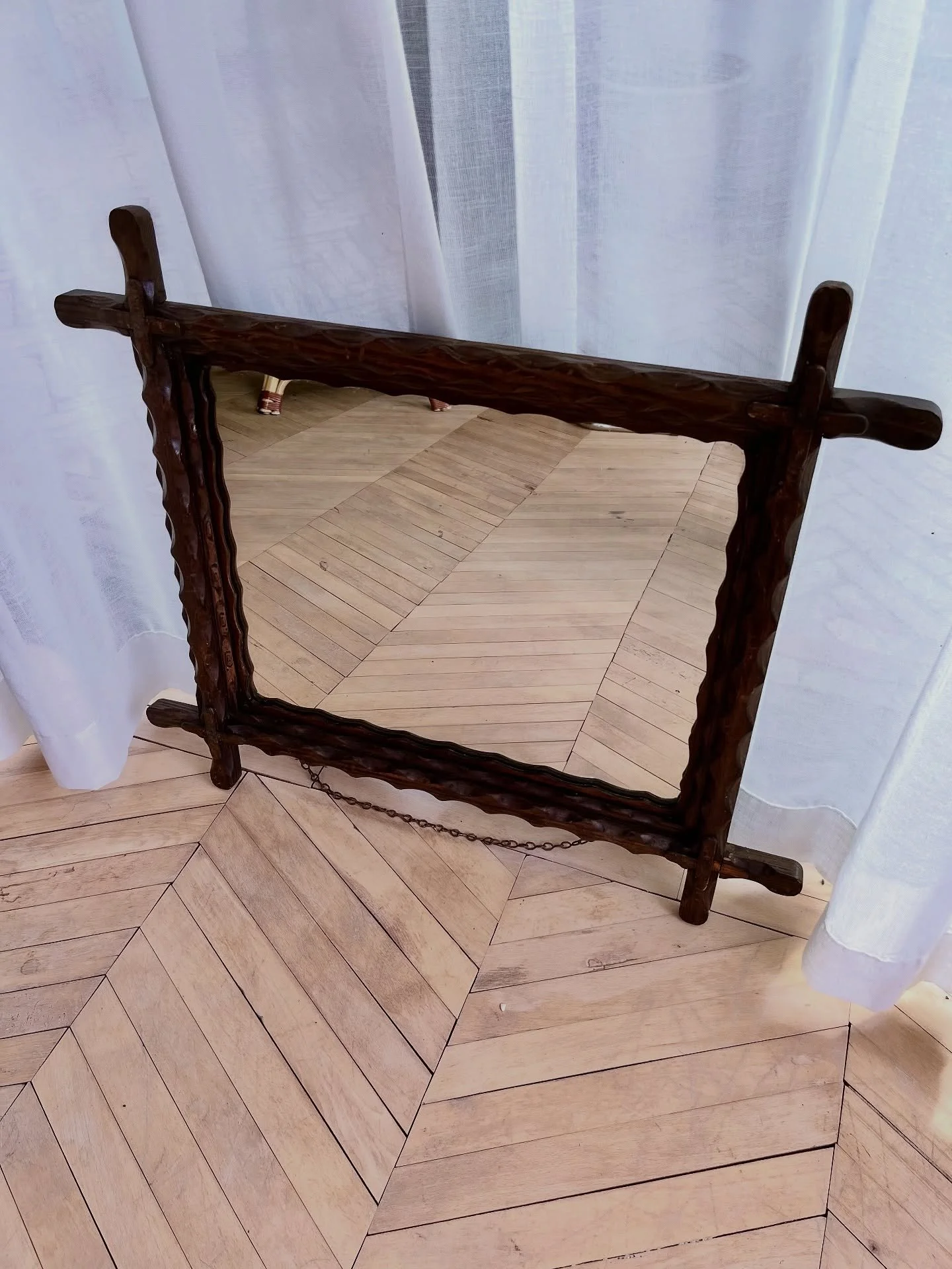 Large Carved Wooden Brutalist Mirror
&bull;
&bull;
&bull;
&bull;
#brutalistfurniture #brutalistdesign #vintagehomed&eacute;cor #vintagehomestyle
