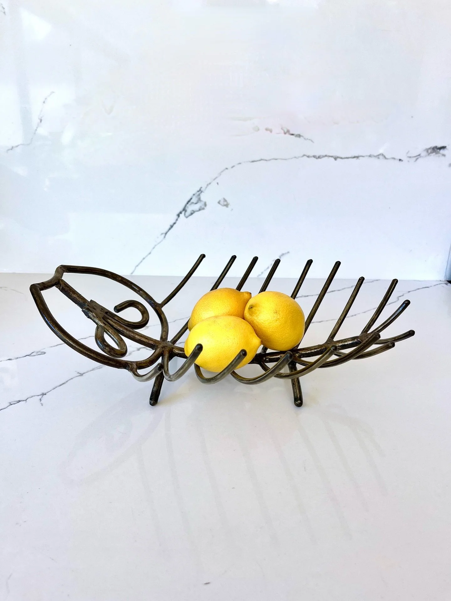 Online Now - VINTAGE METAL FISH SKELETON BOWL/ OBJET D&rsquo; ART
&bull;
&bull;
&bull;
&bull;
&bull;
#vintagehomed&eacute;cor #vintagemetal #vintagehomeware #vintagedealersofinstagram