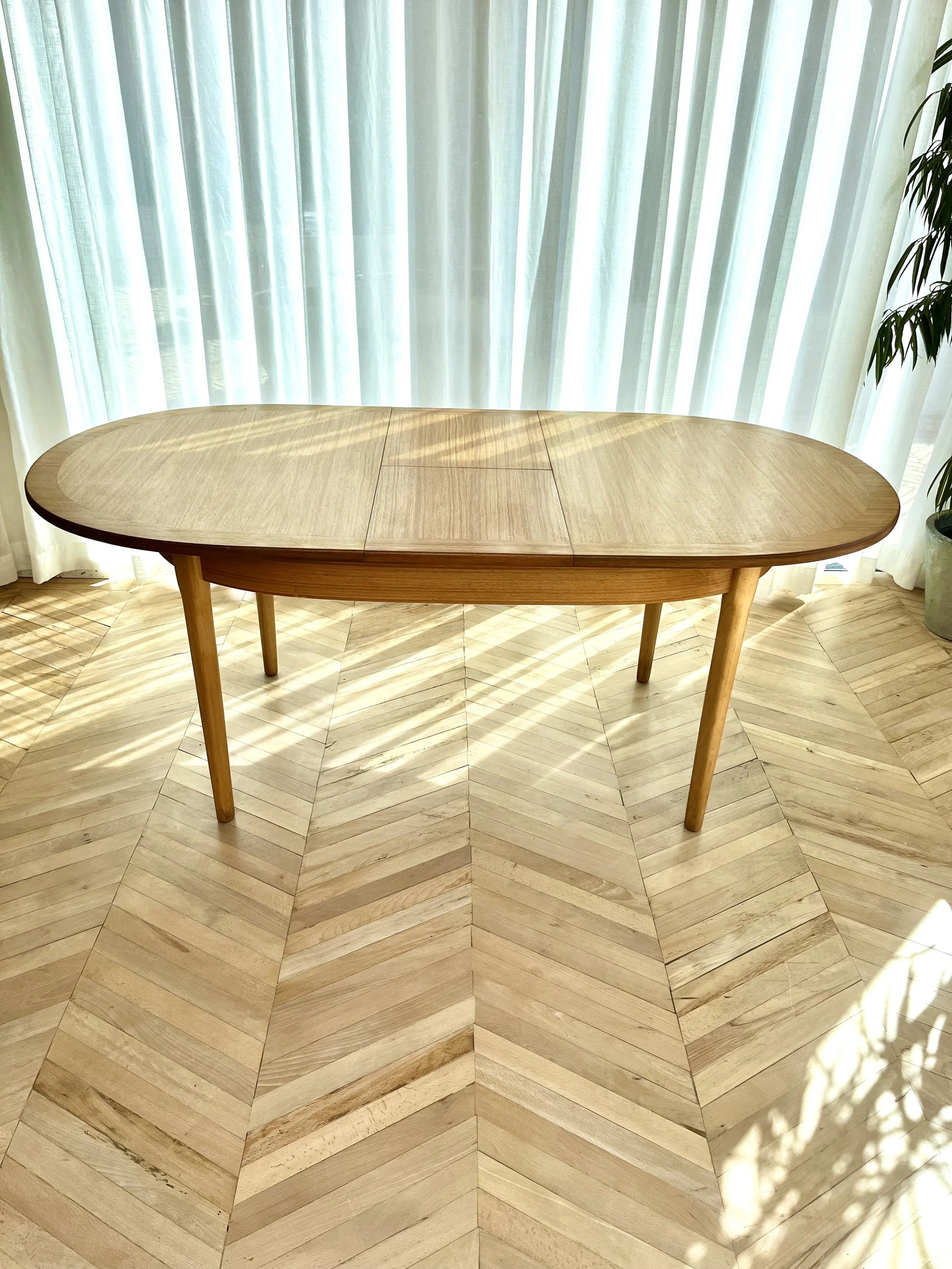 Mid century oval extending table 3.jpeg