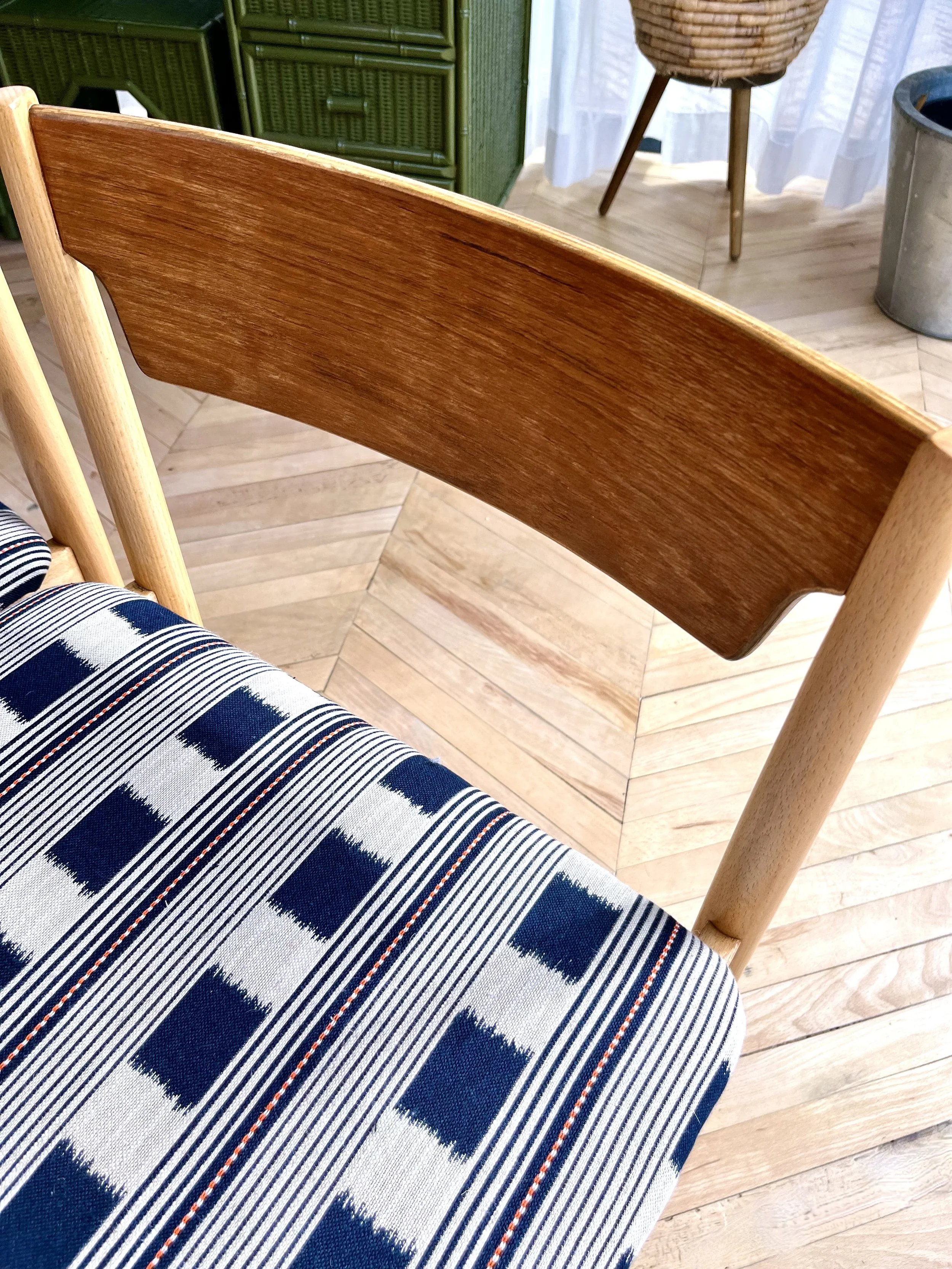 Set of six 1960s dining chairs 6.jpeg