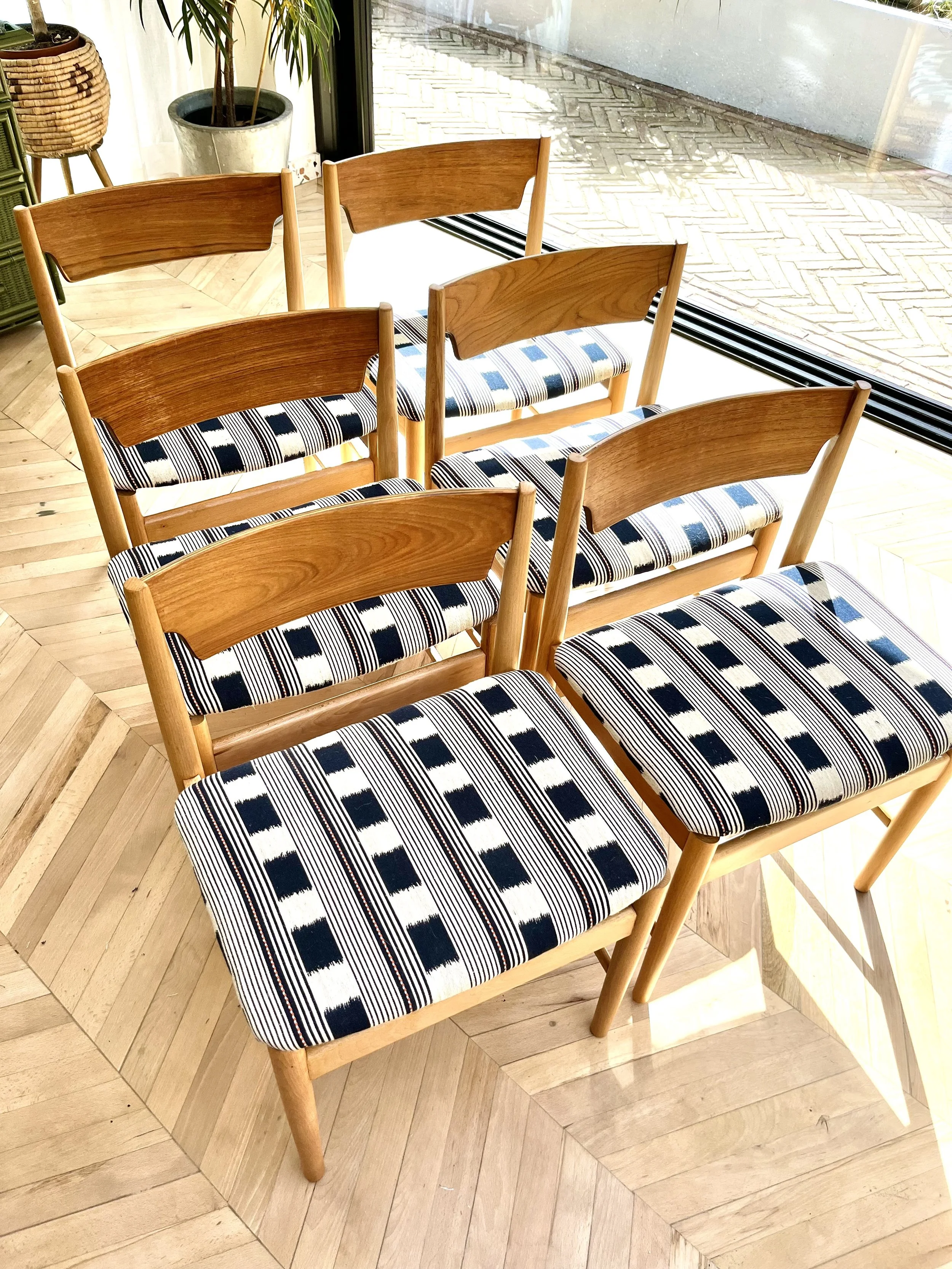 Set of six 1960s dining chairs 4.jpeg