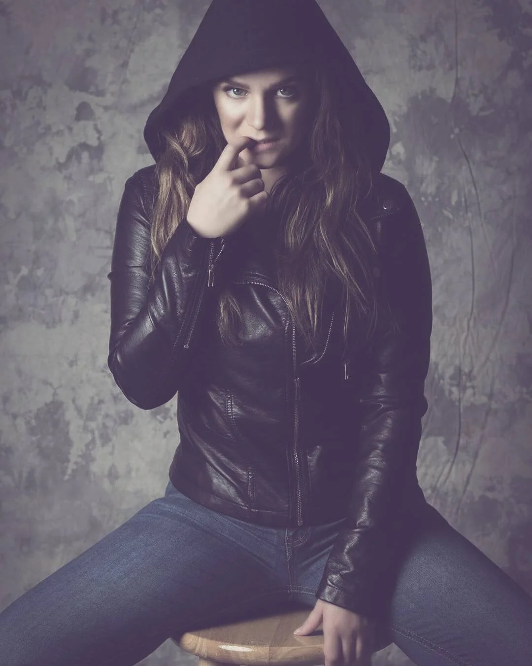 STUDIO SHOOT !!
Model: @franceskaraye,@frankiecostamagna
Using @profotousa lighting equitment.

#model #modeling #girl #sexy #leather #studio #professional #profotolighting #canon#crcphotography #faded #fade #blueeyes #grunge #grungegirl #beauitful #