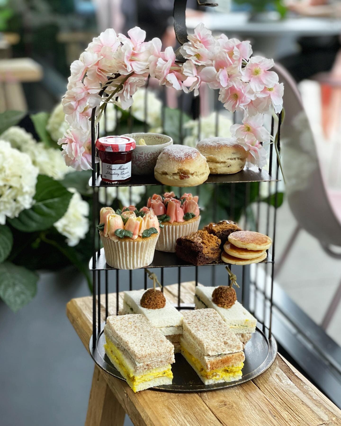 Adventure begins with Afternoon Tea&hellip; 
#woodlandcafelondon #afternoontea