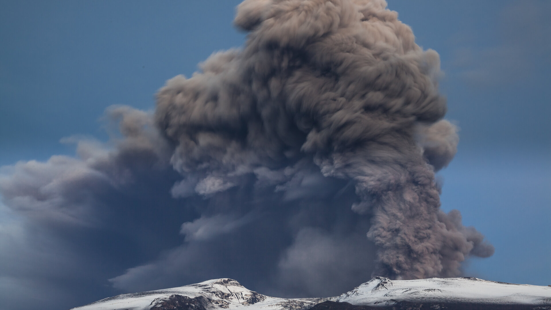 Volcano-eruption--12.jpg